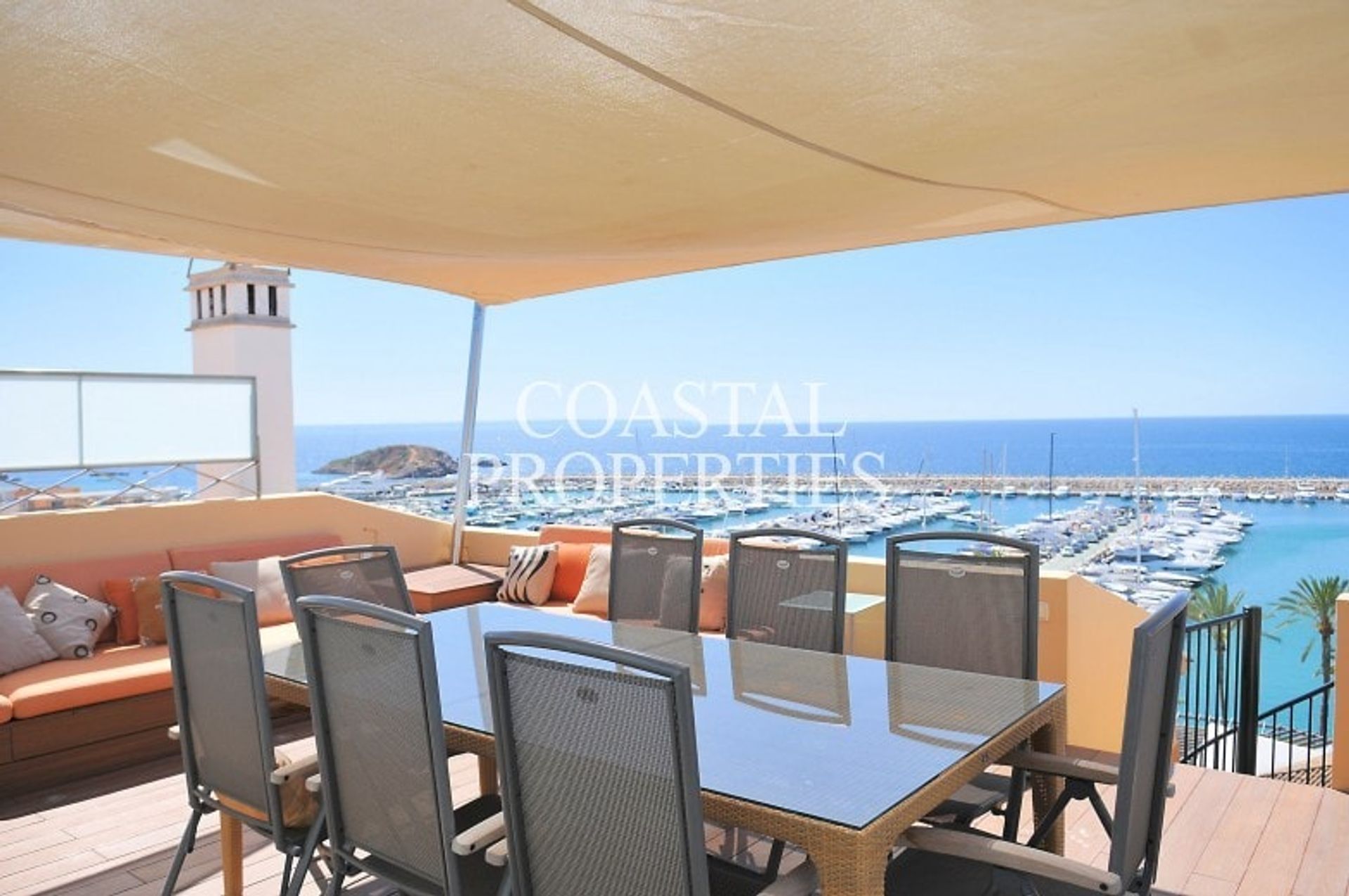 Condominium in La Bonanova, Balearic Islands 10878828