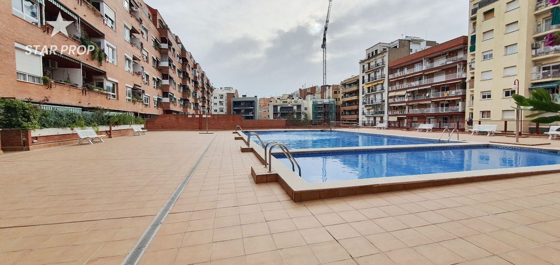 Condominium dans Barcelona, Catalunya 10879041