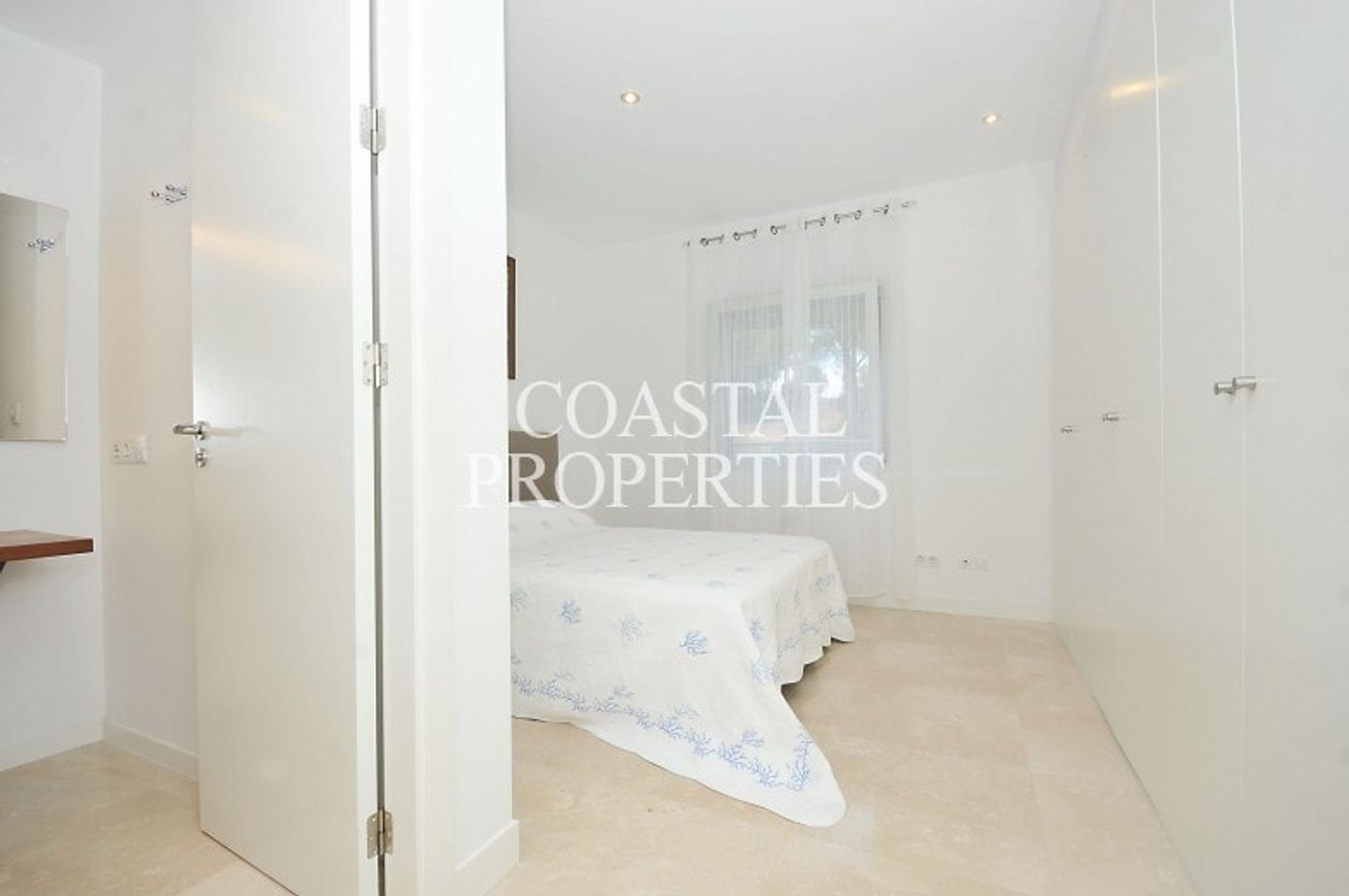 Condominium in Bendinat, Balearic Islands 10880429