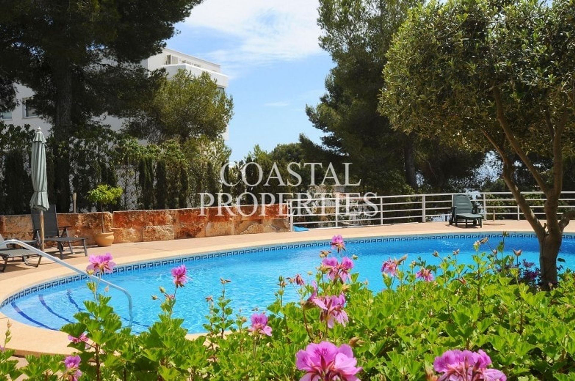 Condominio en Calvià, Islas Baleares 10881160