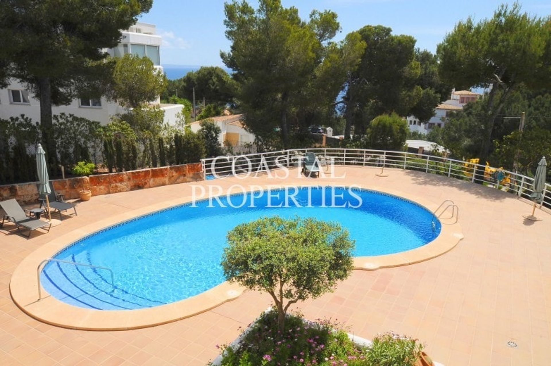 Condominio en Calvià, Islas Baleares 10881160