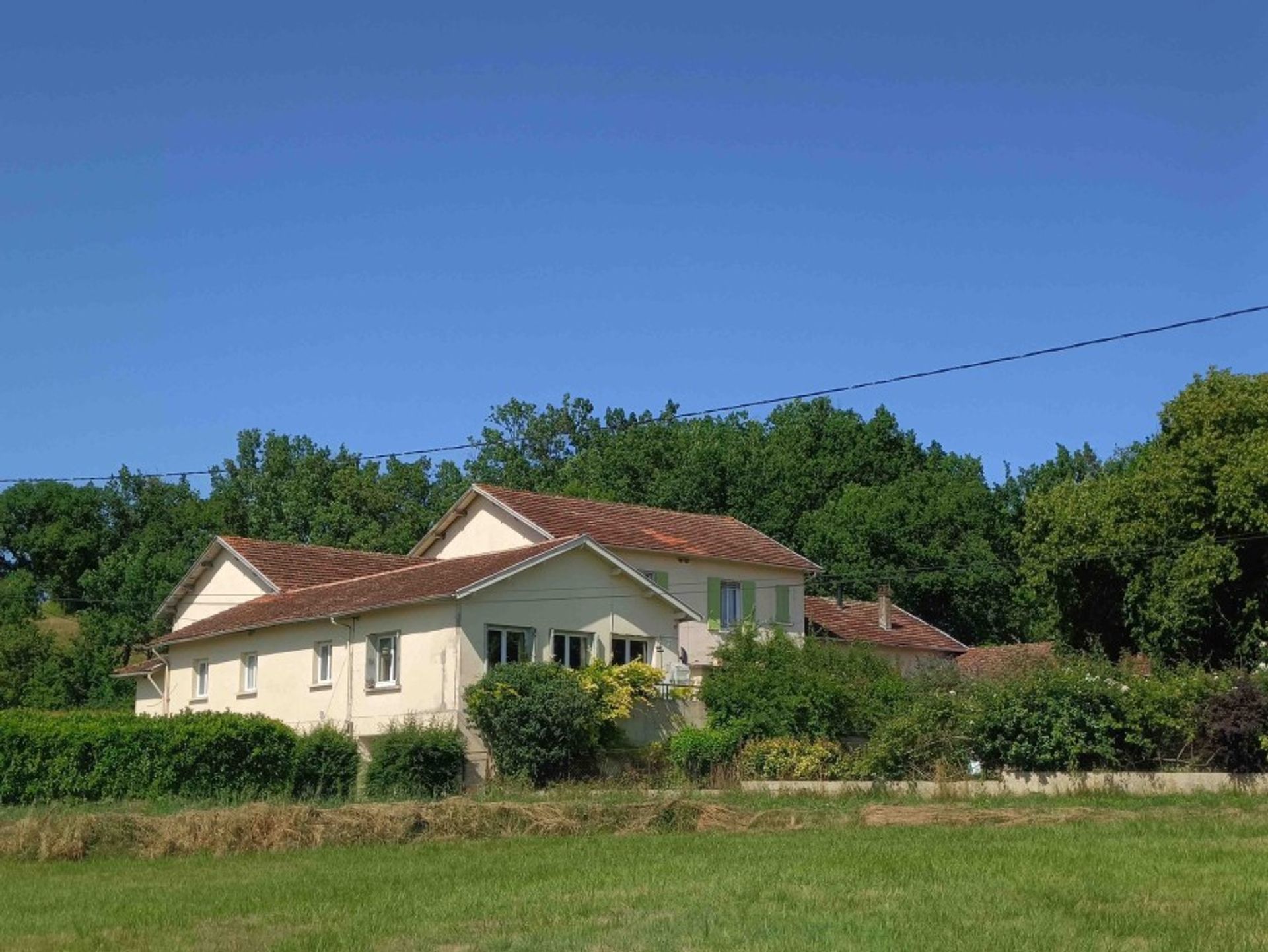 بيت في Laussou, Nouvelle-Aquitaine 10882044