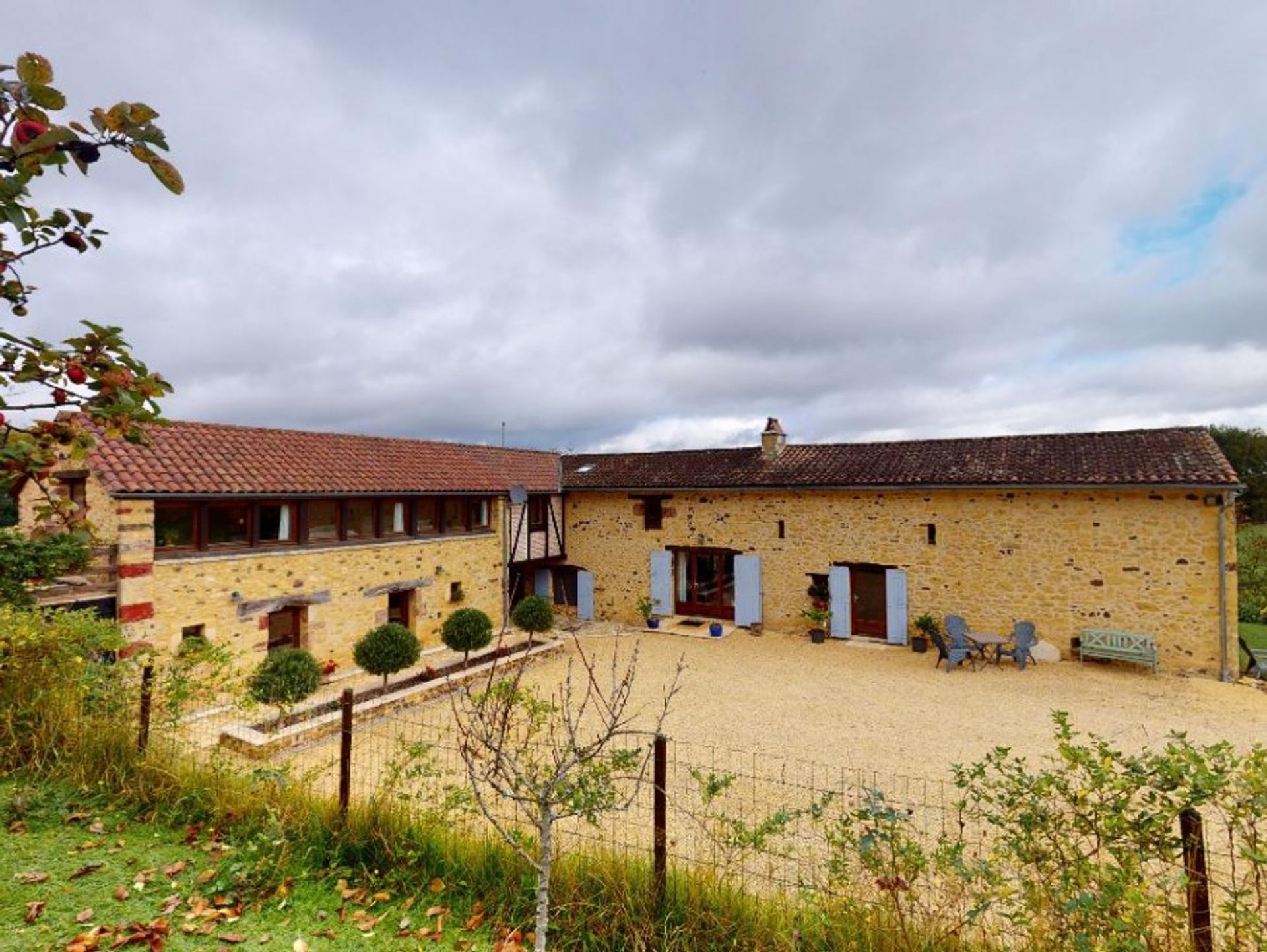 Hus i Saint-Laurent-la-Vallée, Nouvelle-Aquitaine 10882252