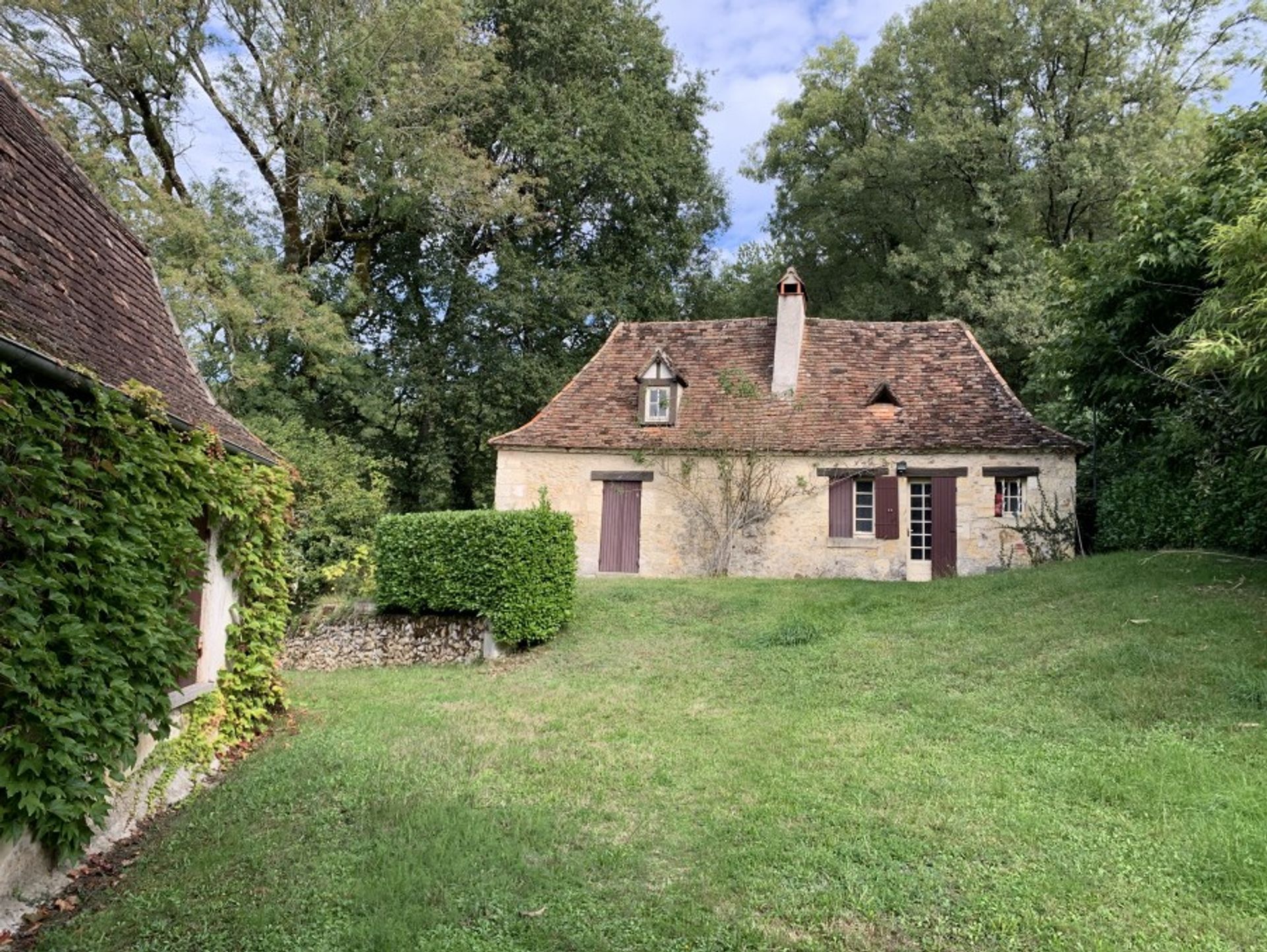 房子 在 Église-Neuve-d'Issac, Nouvelle-Aquitaine 10882259