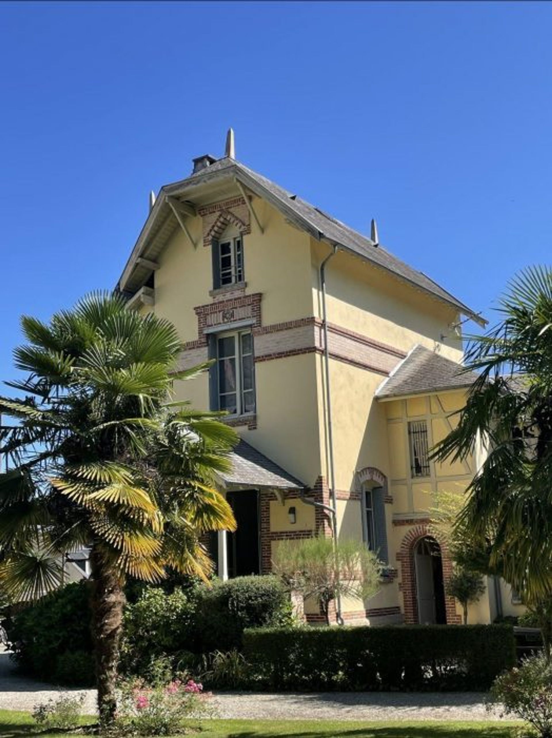 Casa nel Bagneres-de-Bigorre, Occitania 10883577