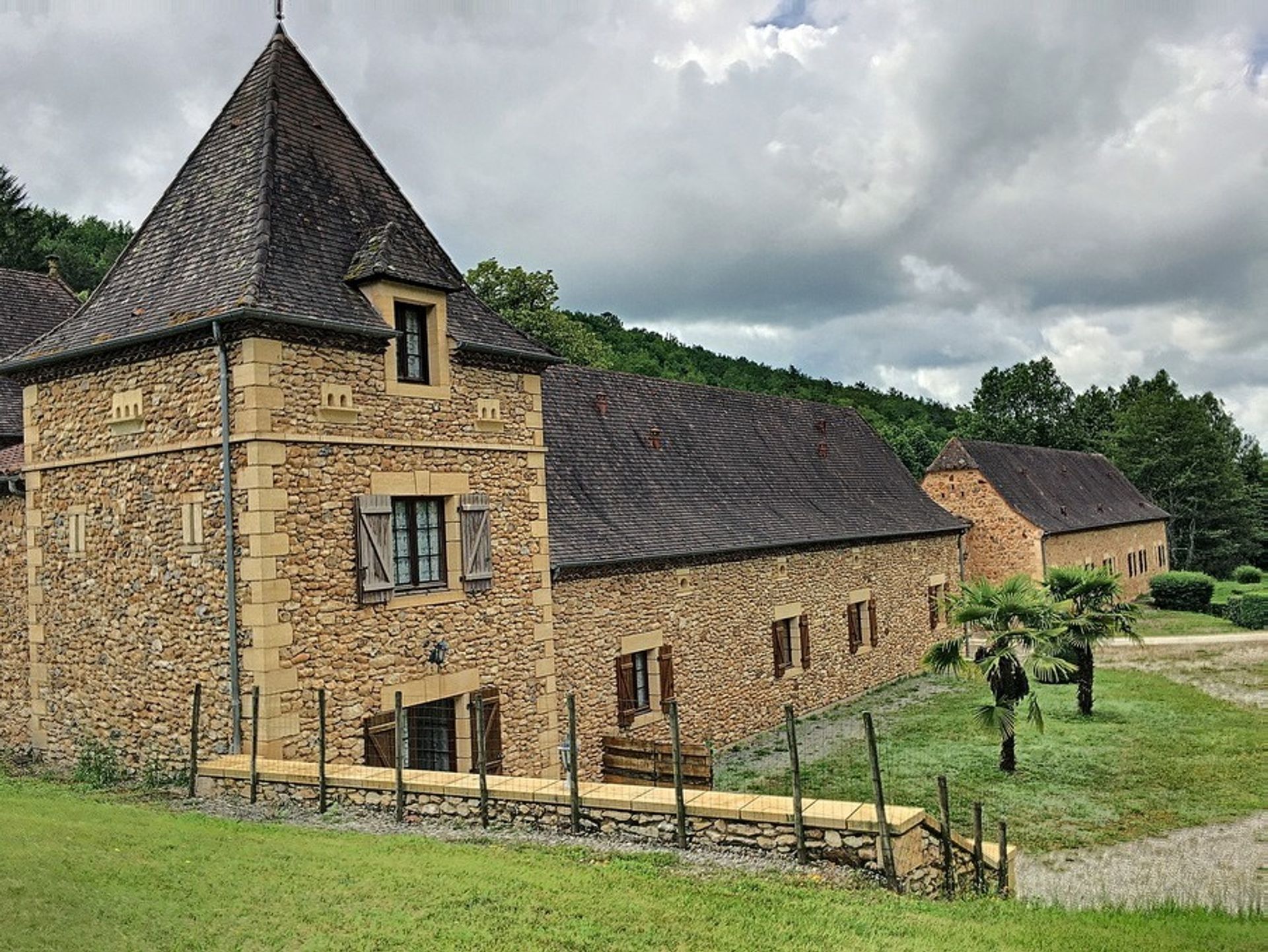 Haus im Rouffignac-Saint-Cernin-de-Reilhac, Nouvelle-Aquitaine 10883949