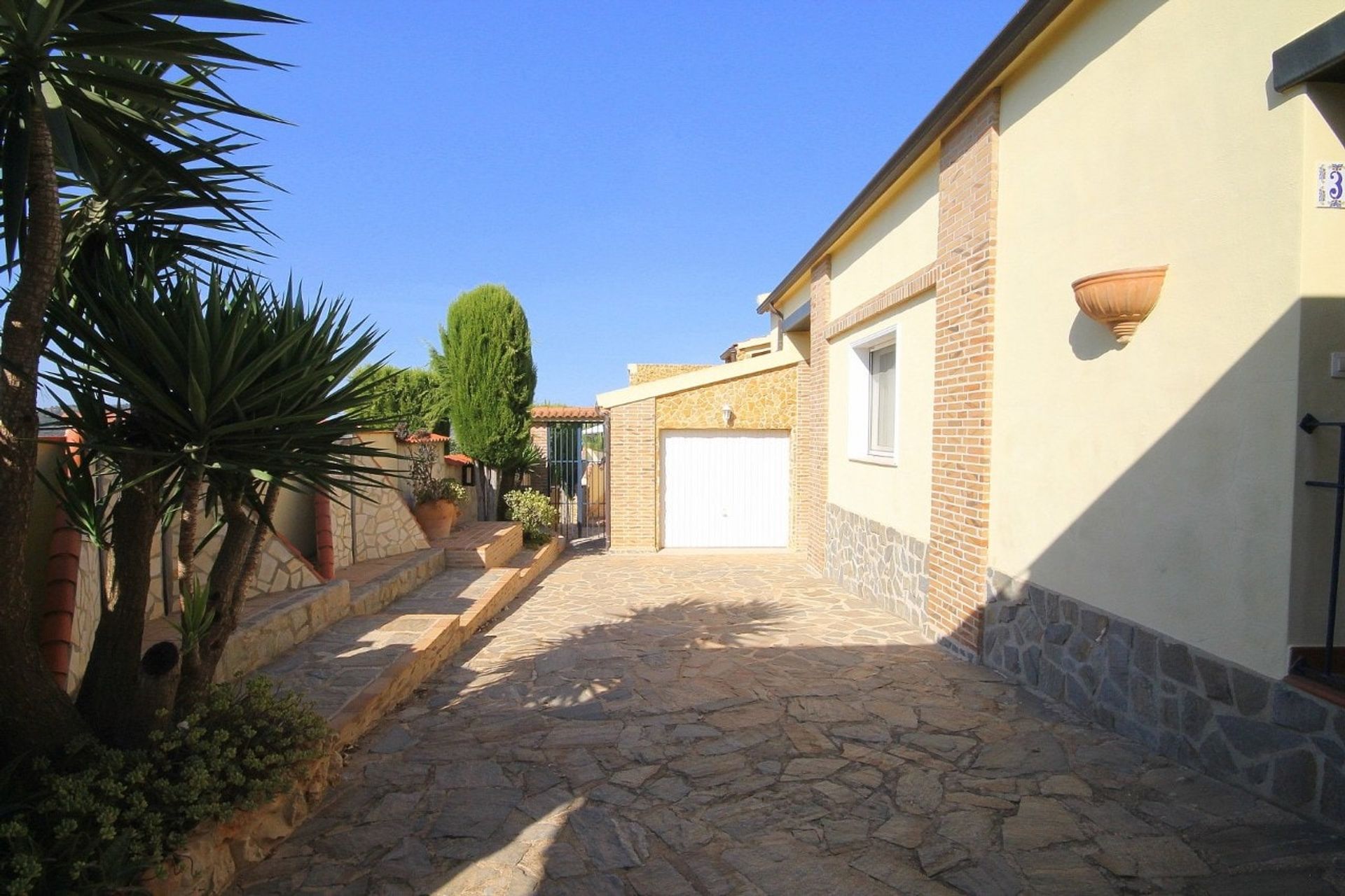 House in Pedreguer, Comunidad Valenciana 10884567