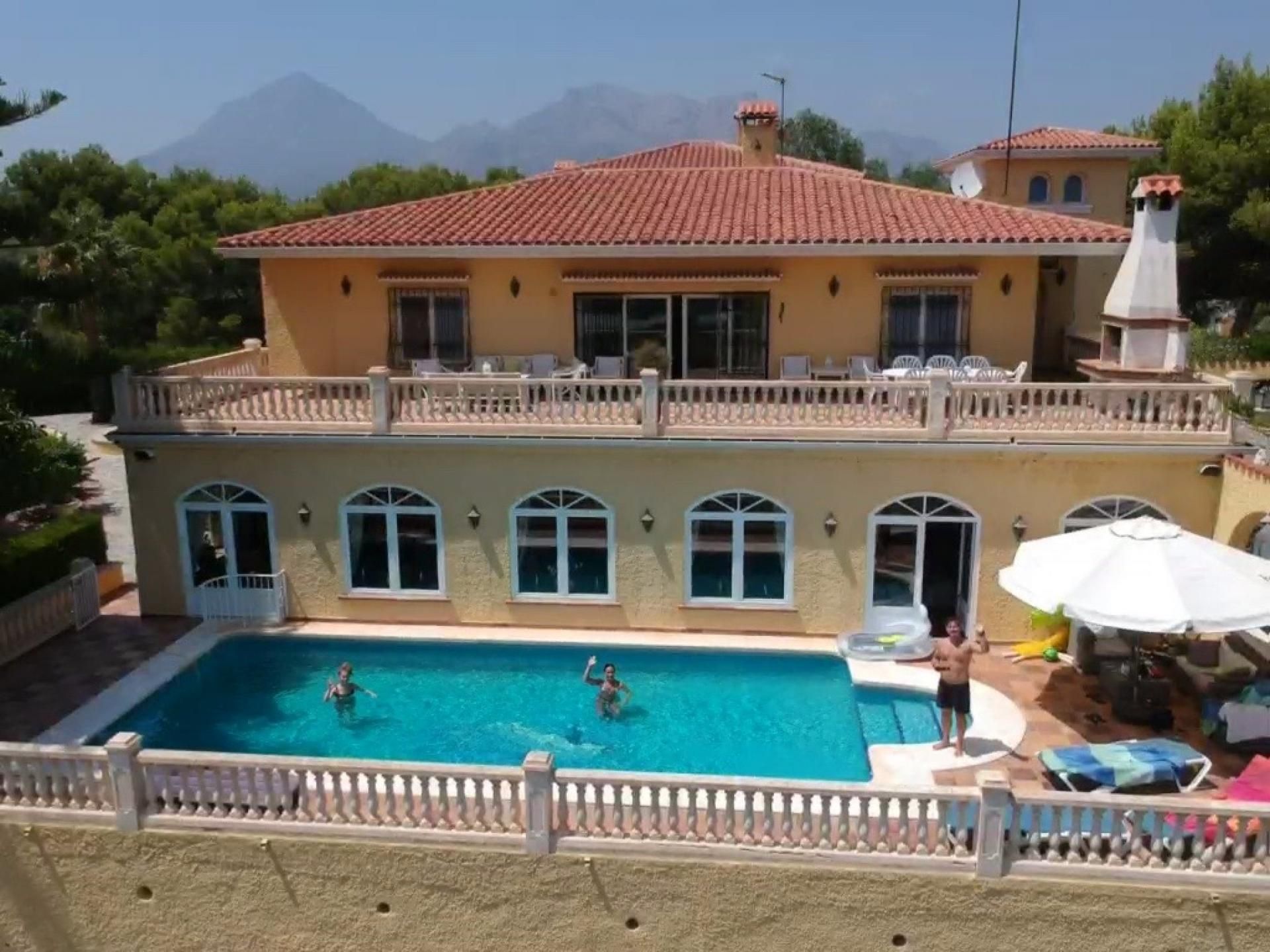 House in l'Alfàs del Pi, Comunidad Valenciana 10884853