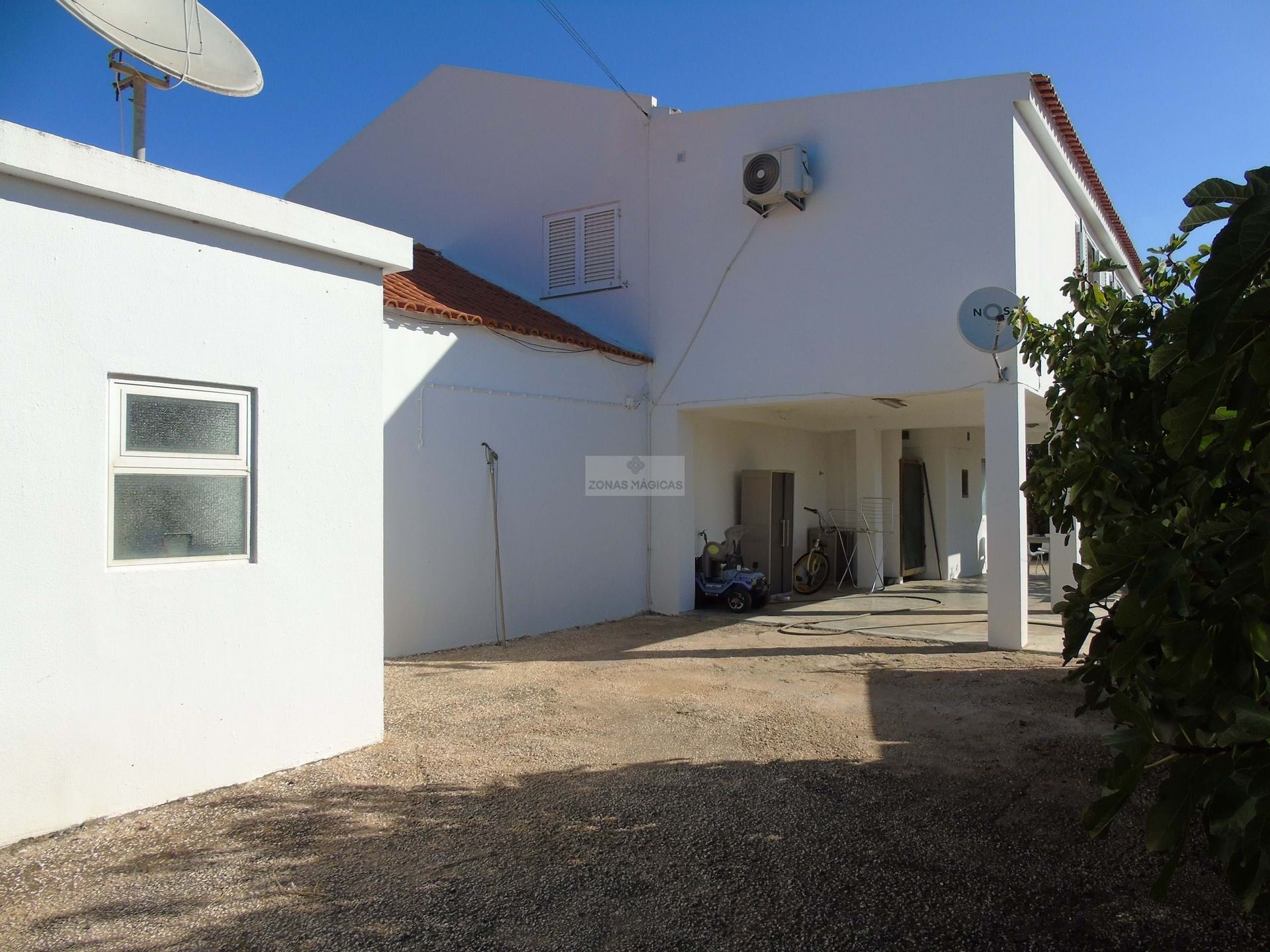 Hus i , Faro District 10885086