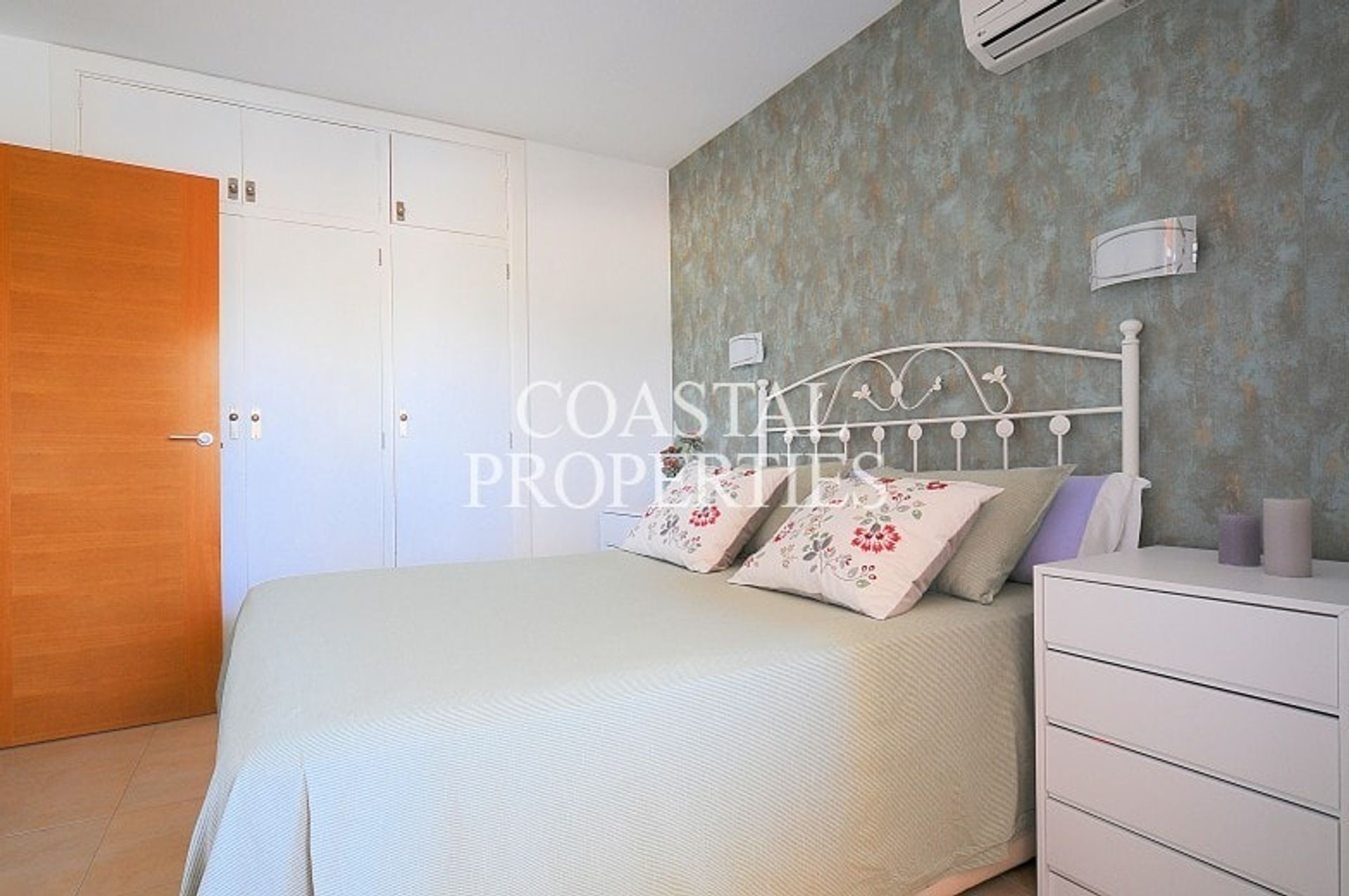 Condominium in Calvia, De Balearen 10885694