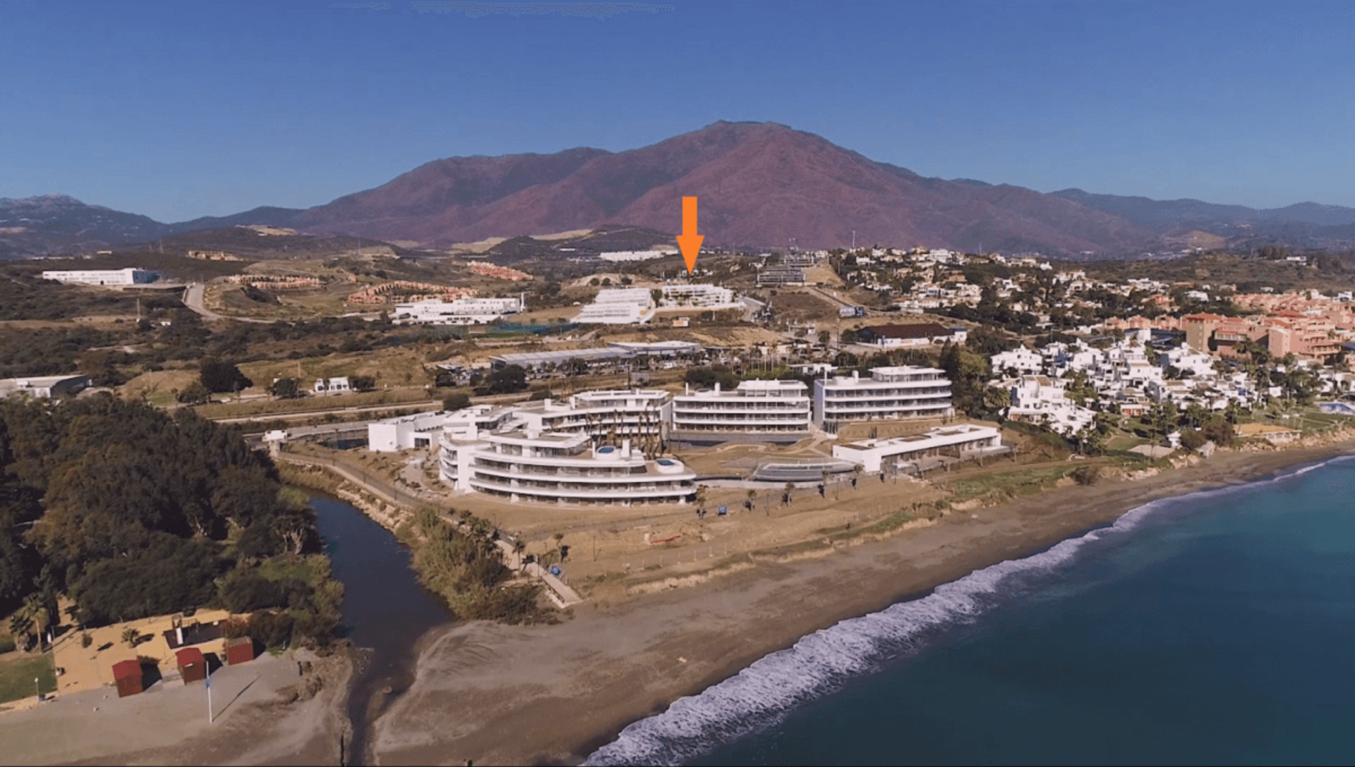 Condominium in Estepona, Andalucía 10886770