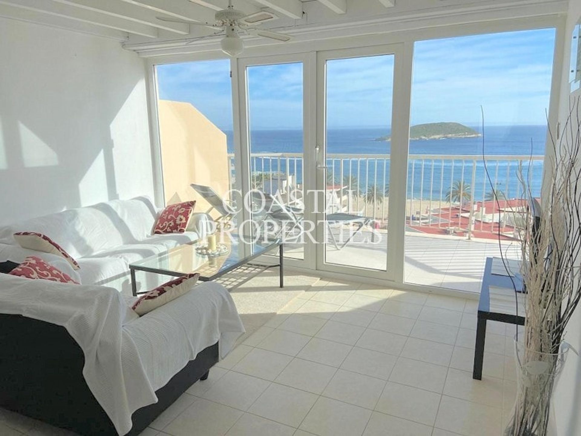 Condominium dans Calviá, les Îles Baléares 10886948