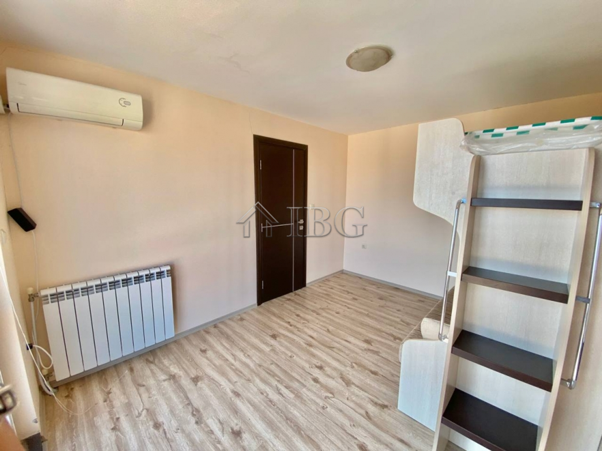 Condominio en Pomorie, Burgas 10887390