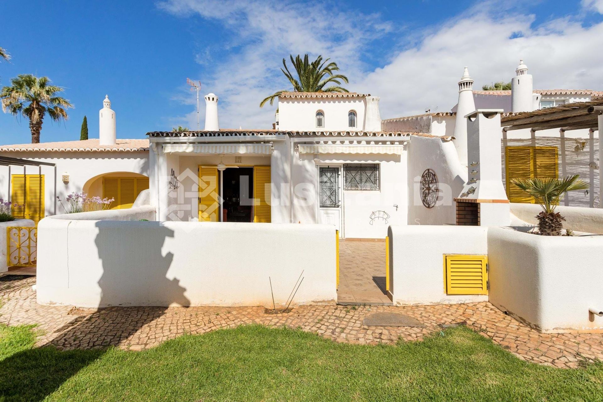 Huis in Quarteira, Faro 10887441