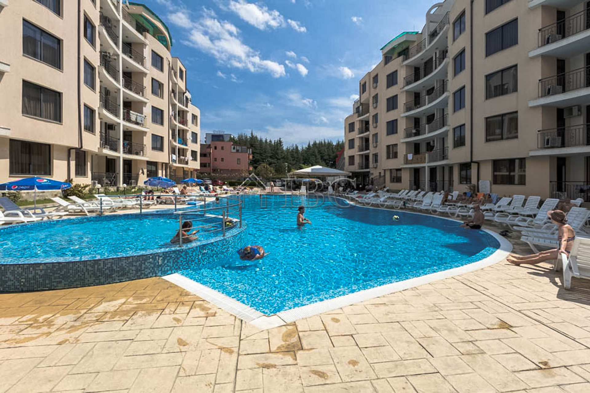 Condominium dans Sunny Beach, Burgas 10887645