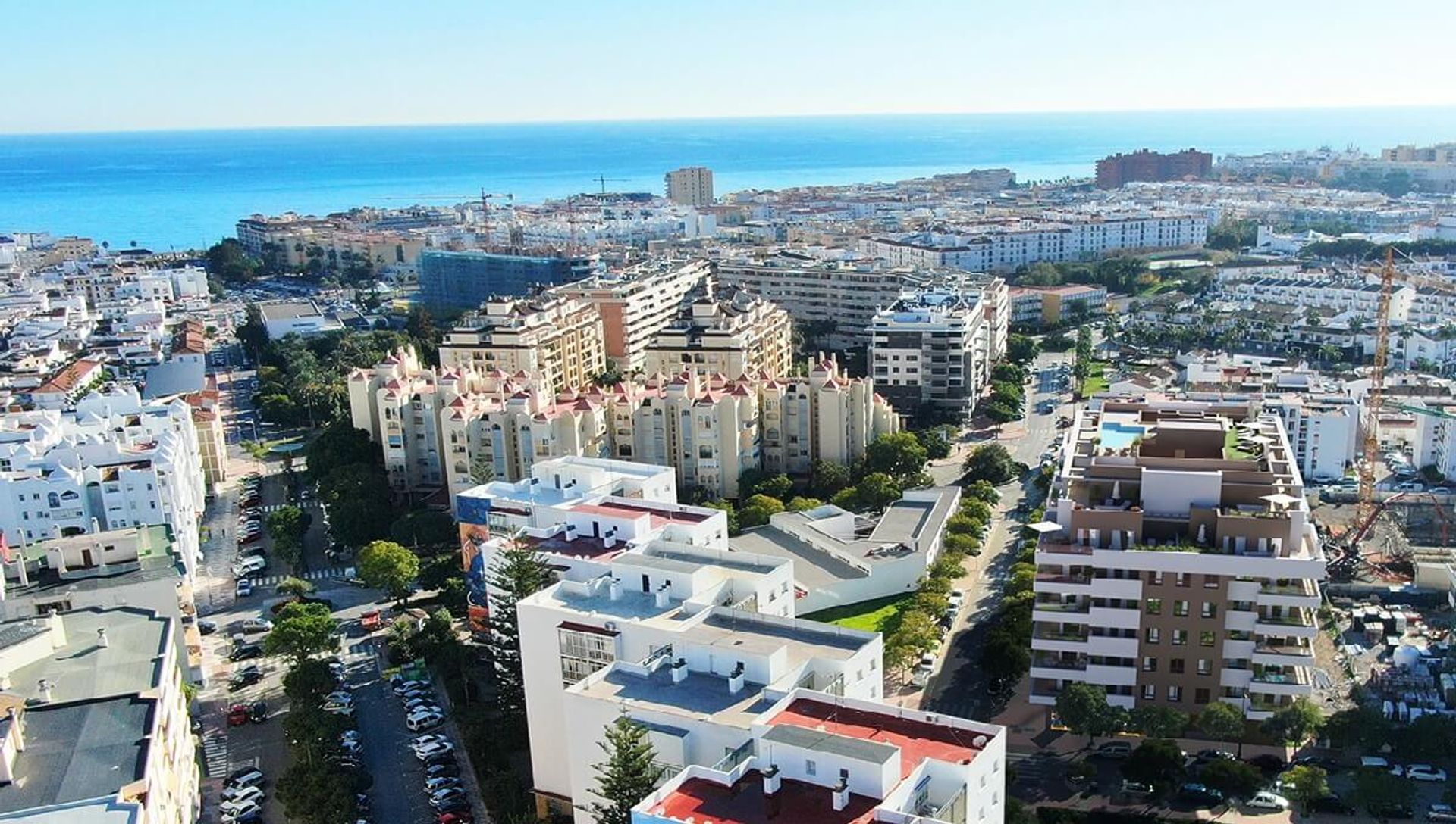 Condominium in Estepona, Andalucía 10888147