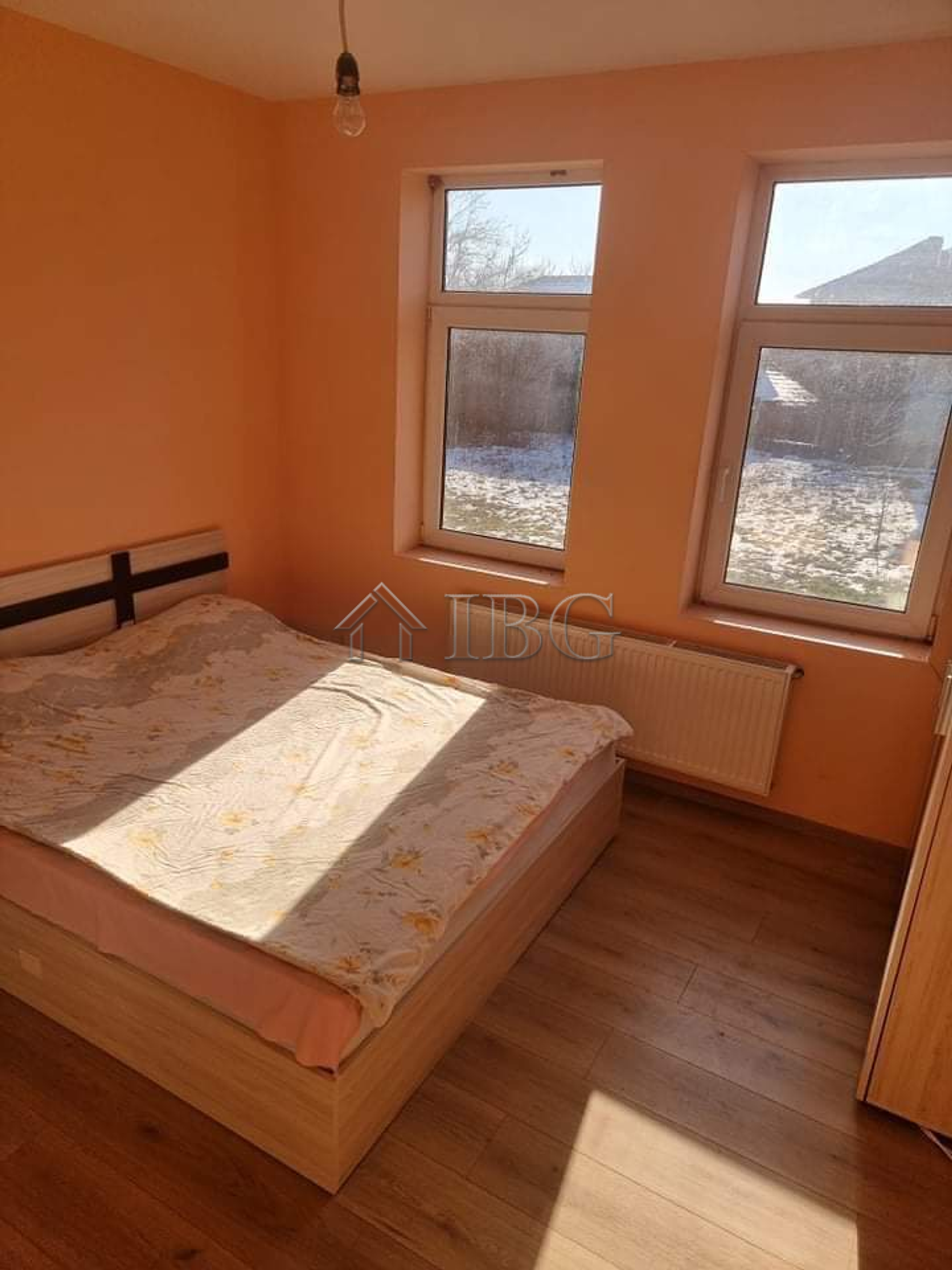 House in Pleven, Pleven Province 10888704