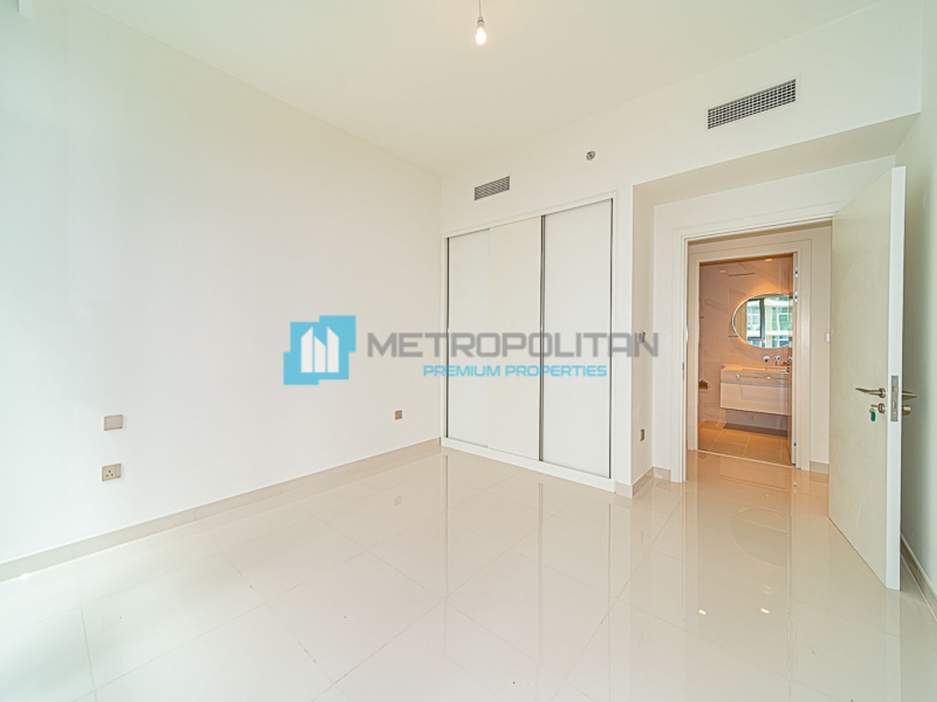 Condominium in Dubai, Dubai 10889827