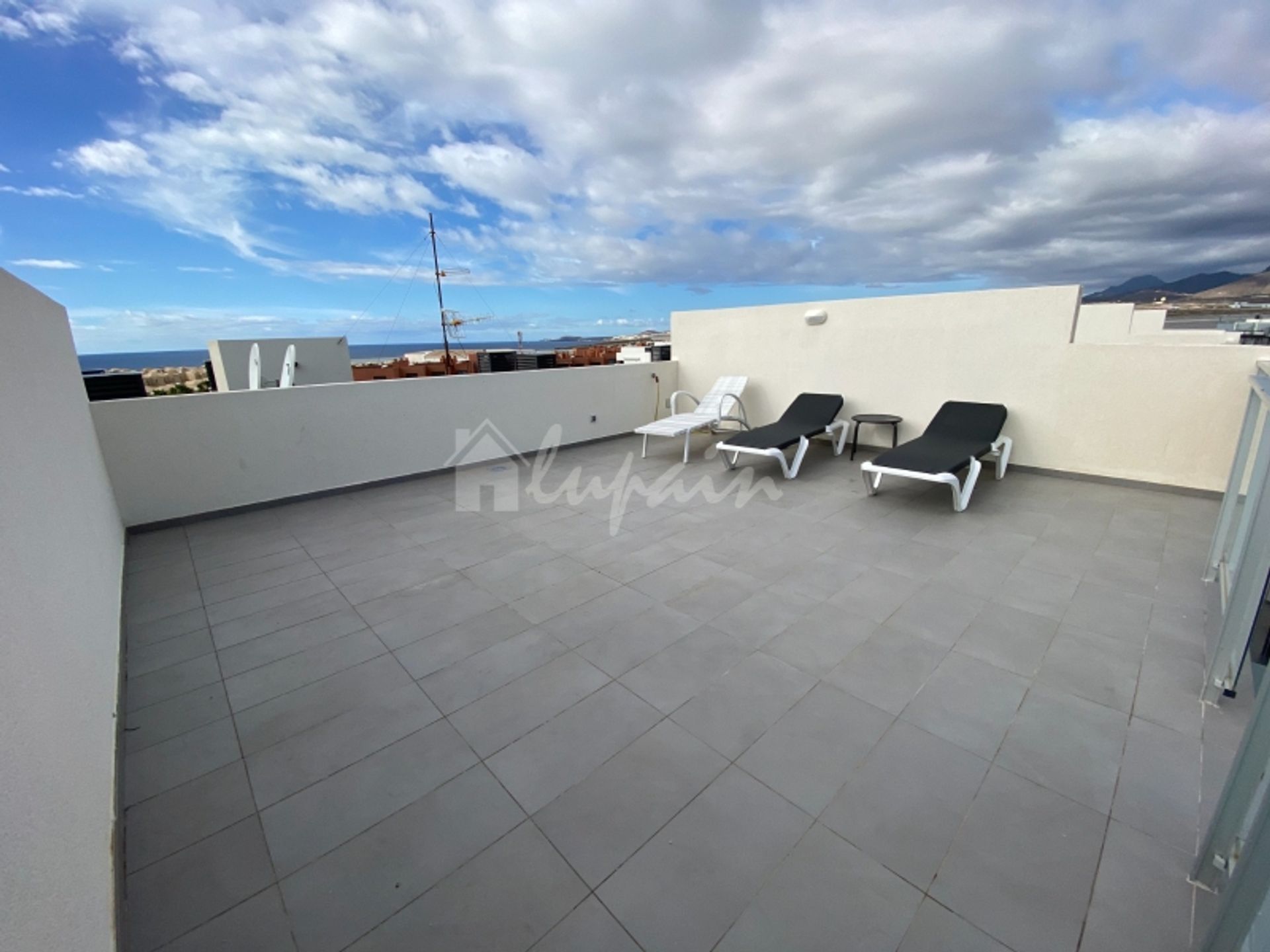 Condominium in El Medano, Canary Islands 10889916