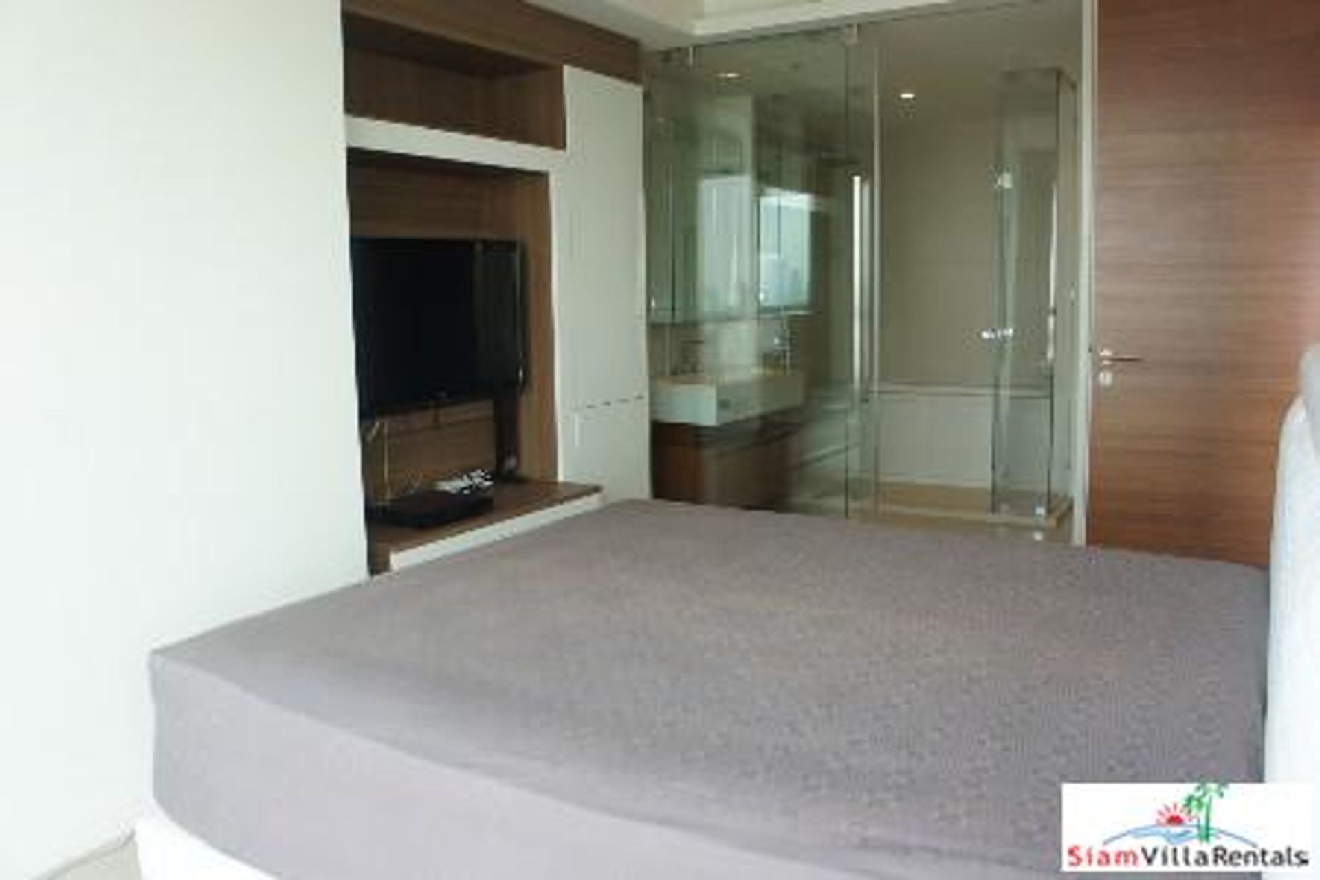 Condominium in Thon Buri, Krung Thep Maha Nakhon 10890087