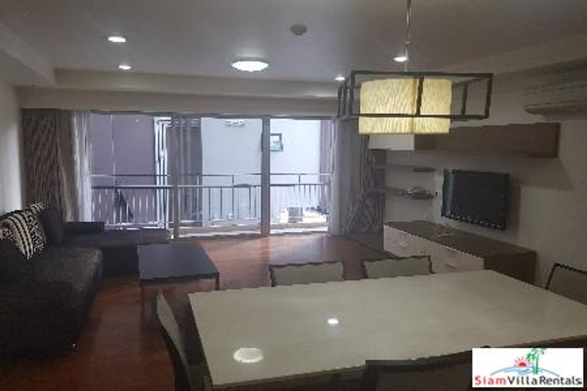 Condominium in Pathum Wan, Krung Thep Maha Nakhon 10890134