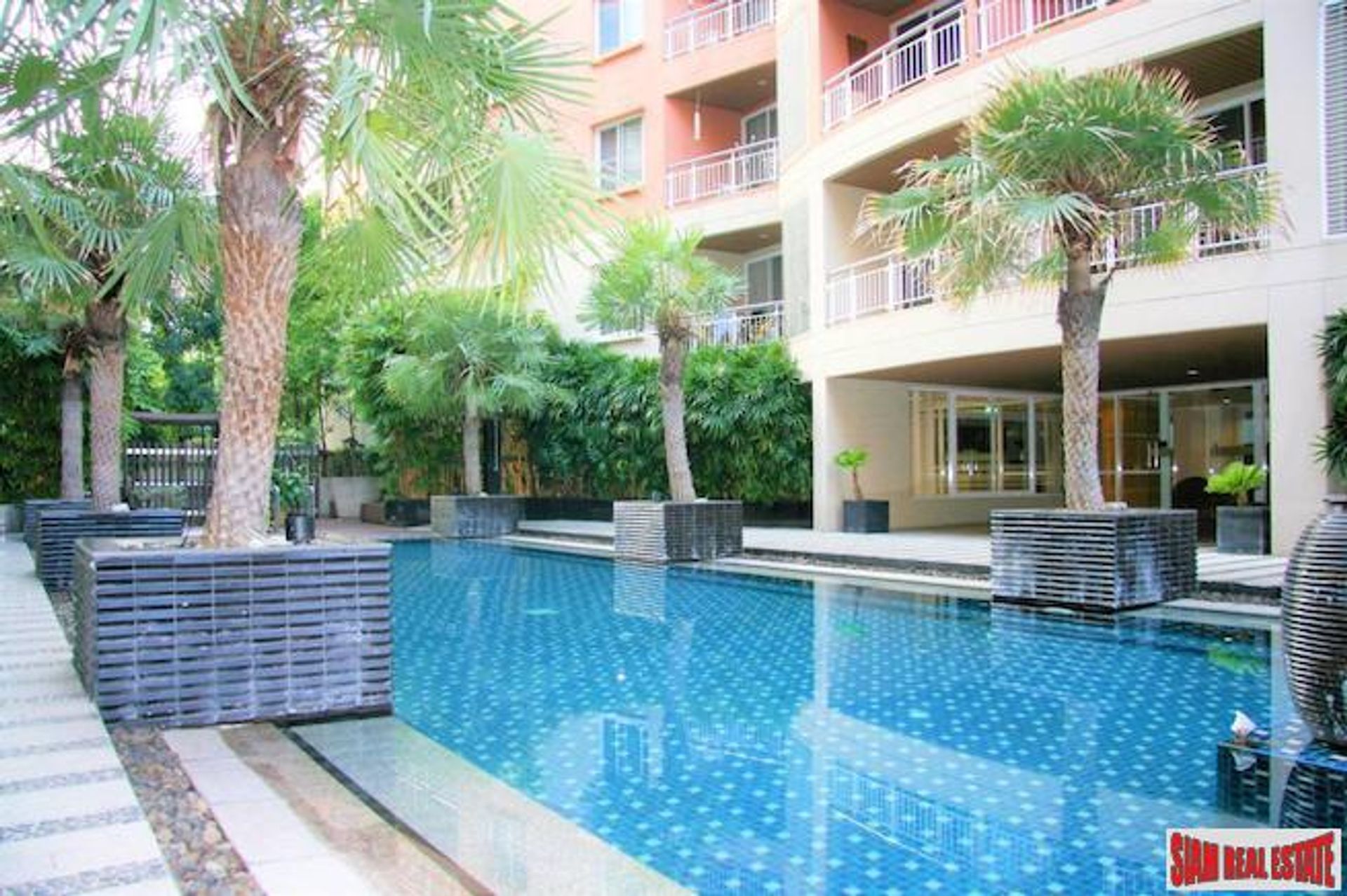 Condominium in Watthana, Krung Thep Maha Nakhon 10890159