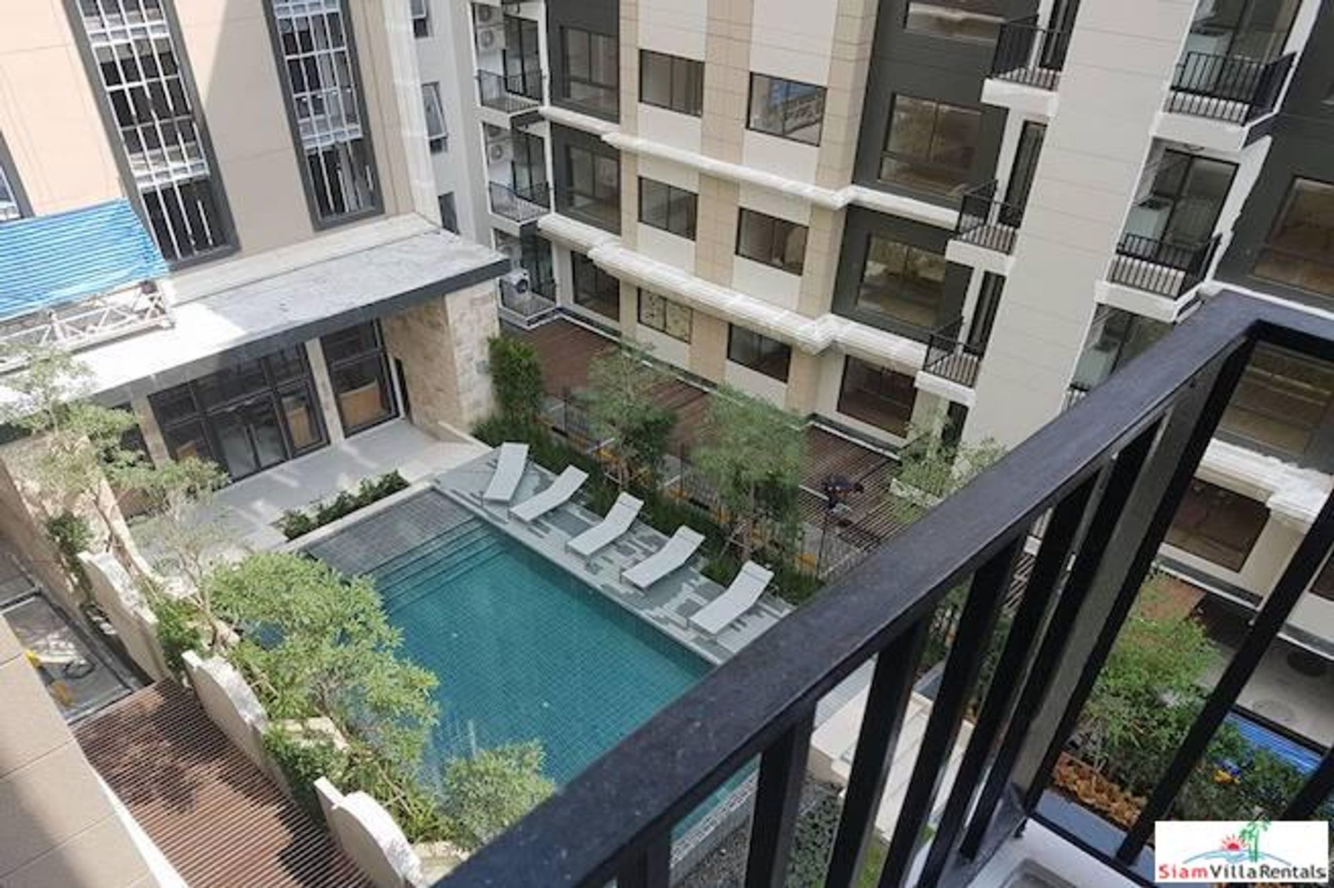 Condominium in Watthana, Krung Thep Maha Nakhon 10890205