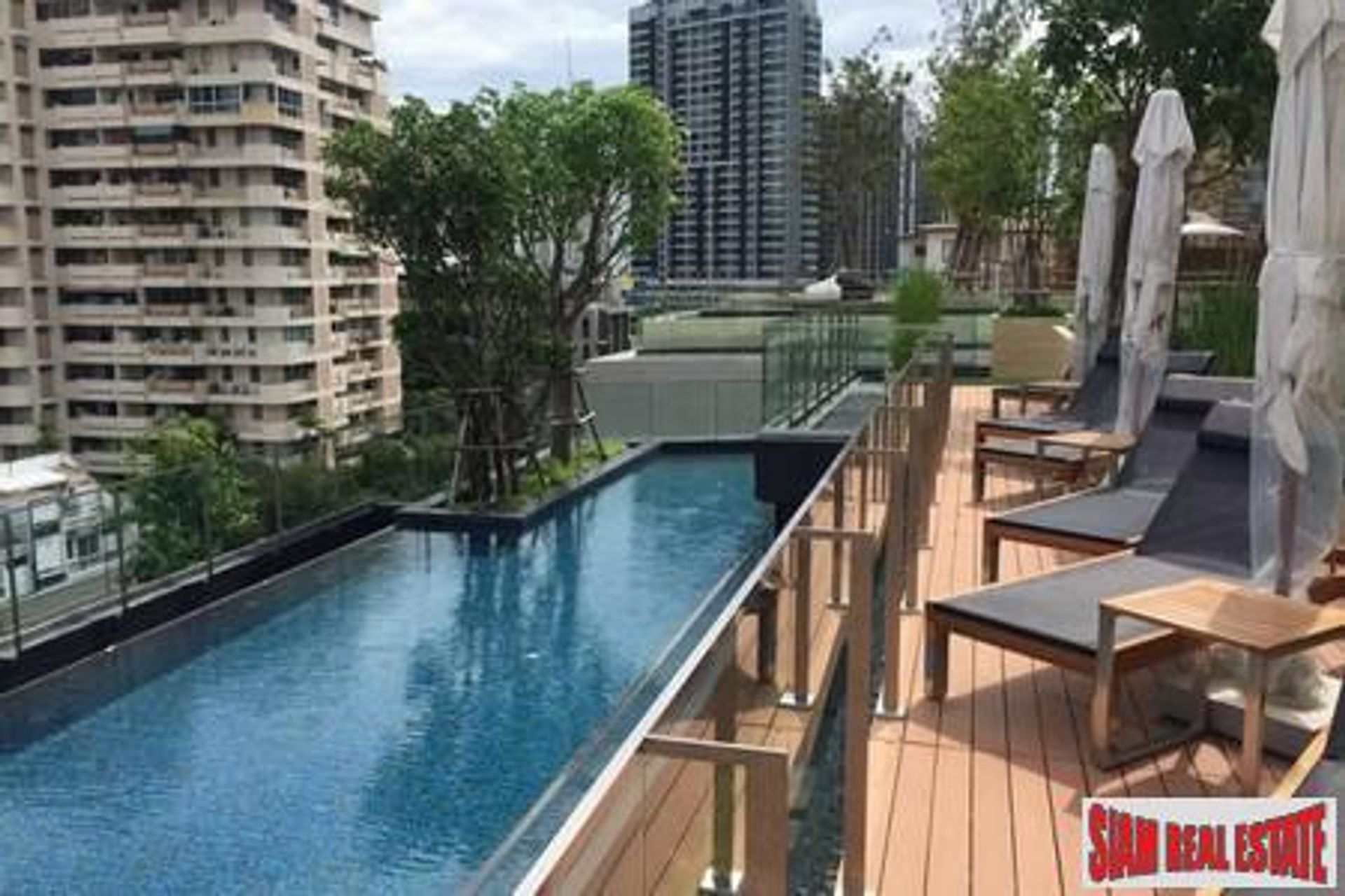 Condominium in Watthana, Krung Thep Maha Nakhon 10890212