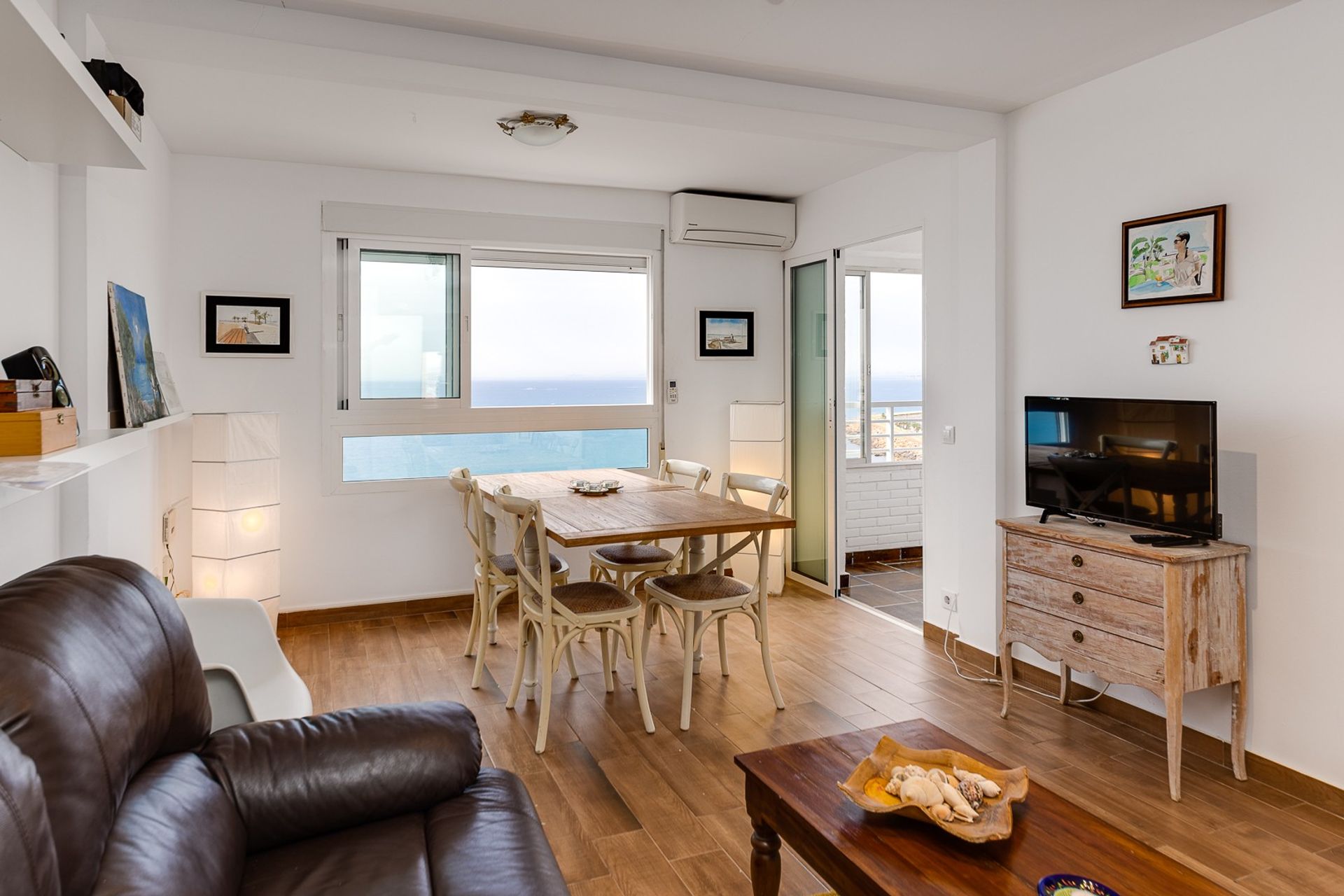 Condominium in Torrevieja, Valencian Community 10890225