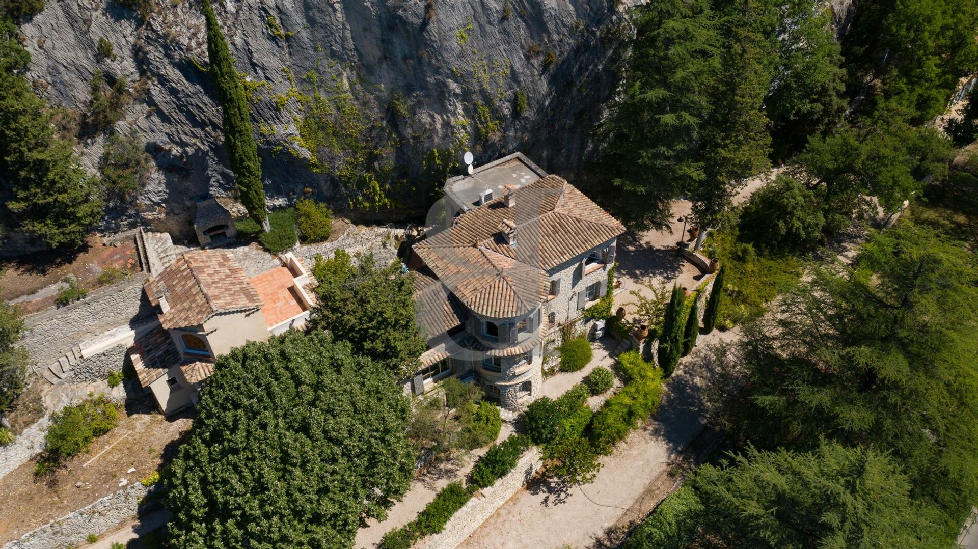 Hus i Vaison-la-Romaine, Provence-Alpes-Côte d'Azur 10890343