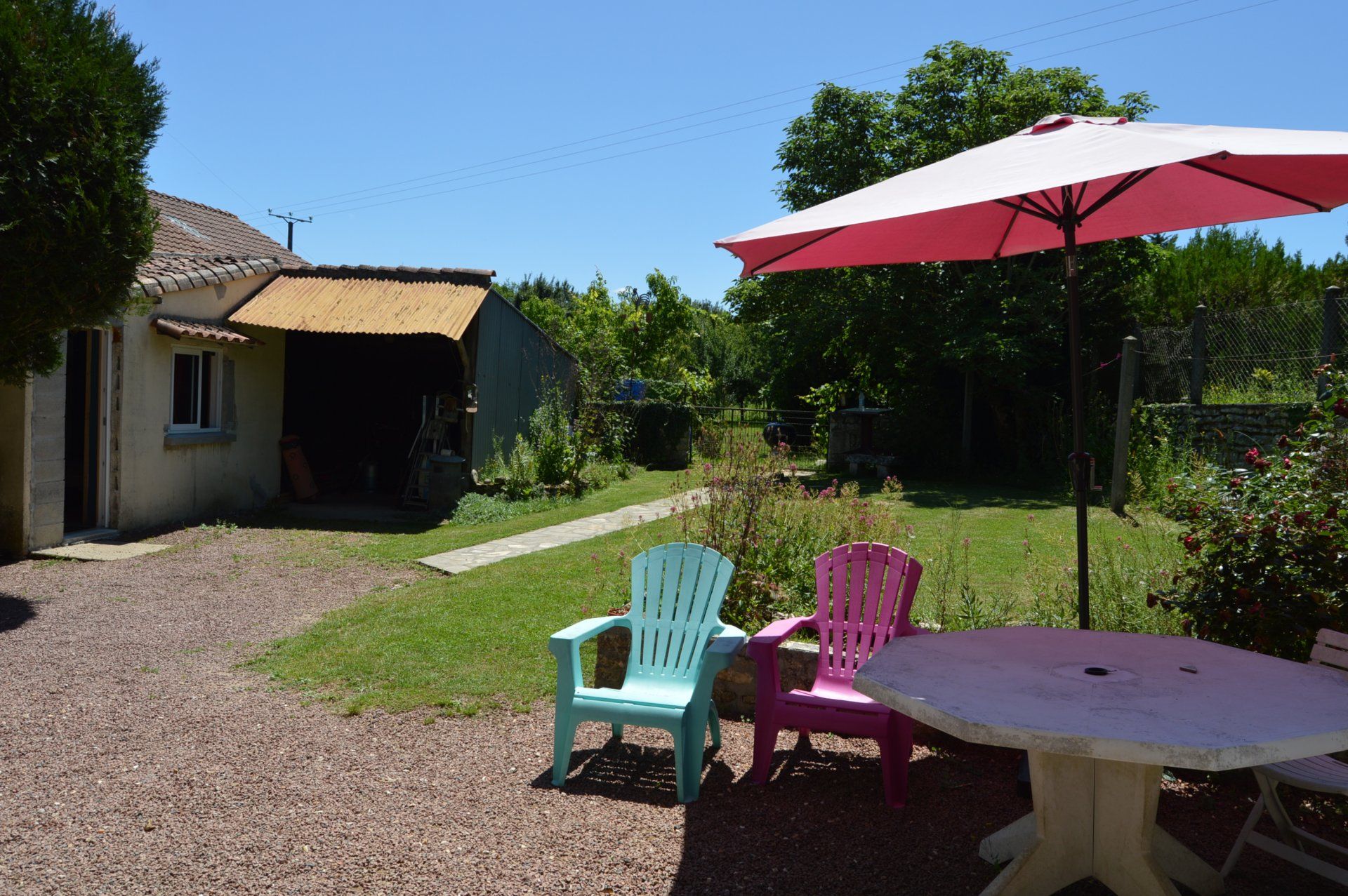 casa en Ruffec, Nouvelle-Aquitaine 10890359