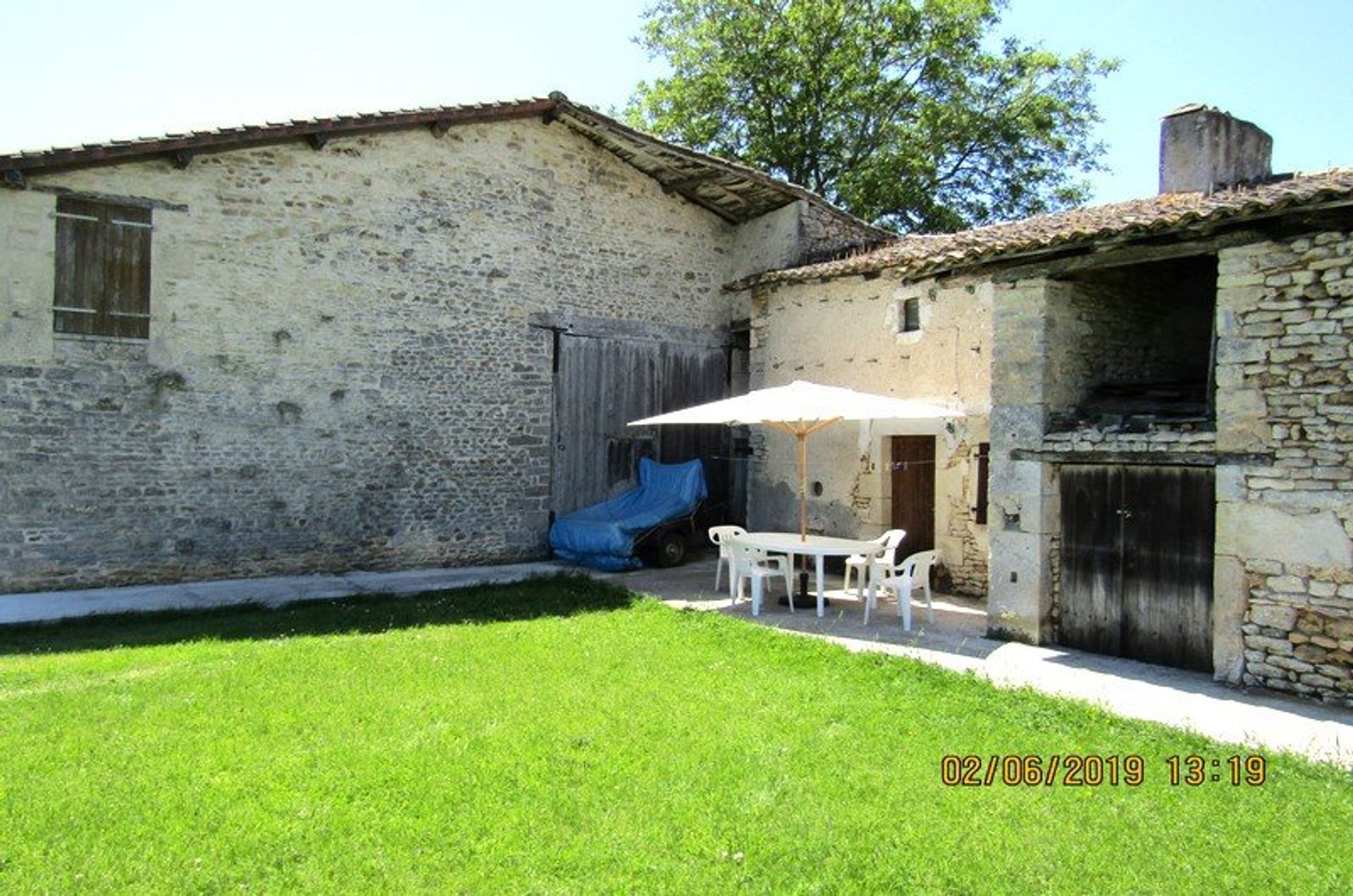 casa en Saint-Macoux, Nouvelle-Aquitaine 10890396