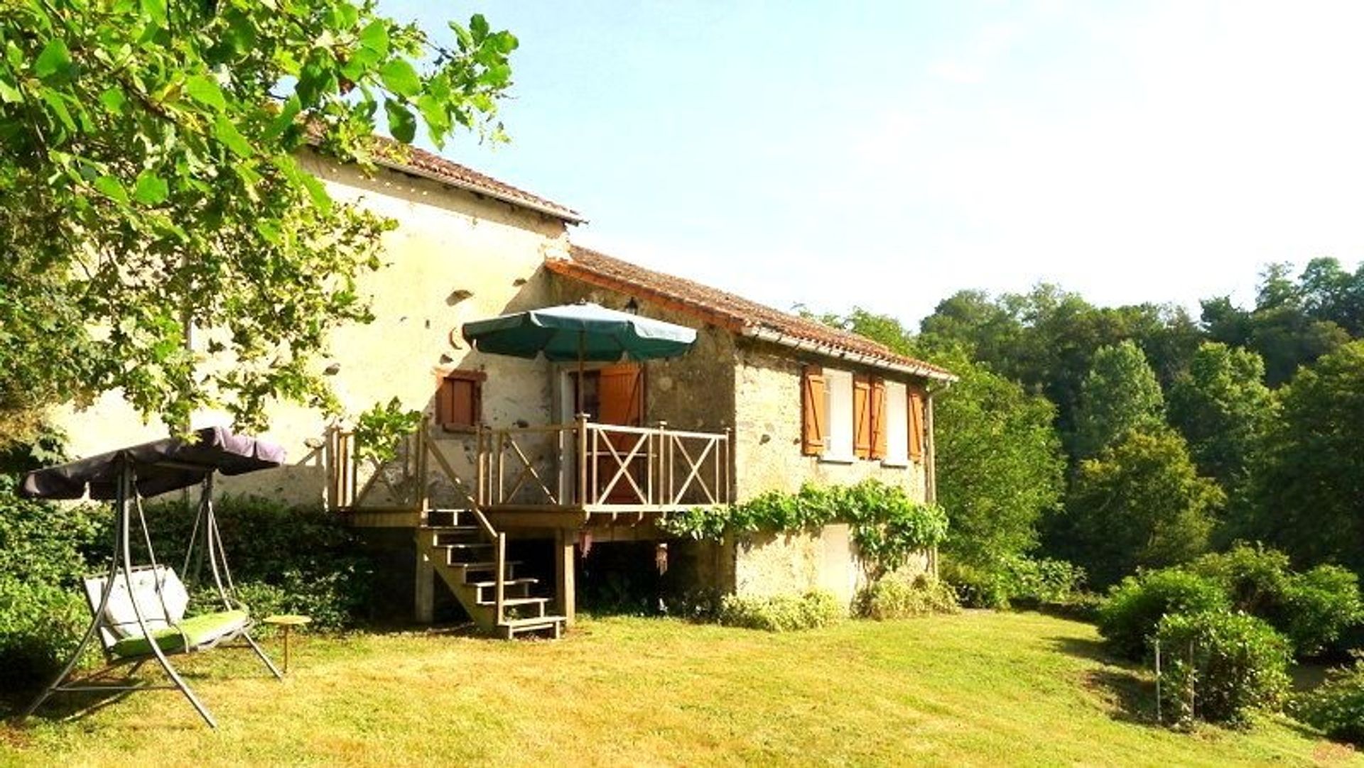 House in Bussiere-Poitevine, Nouvelle-Aquitaine 10890398