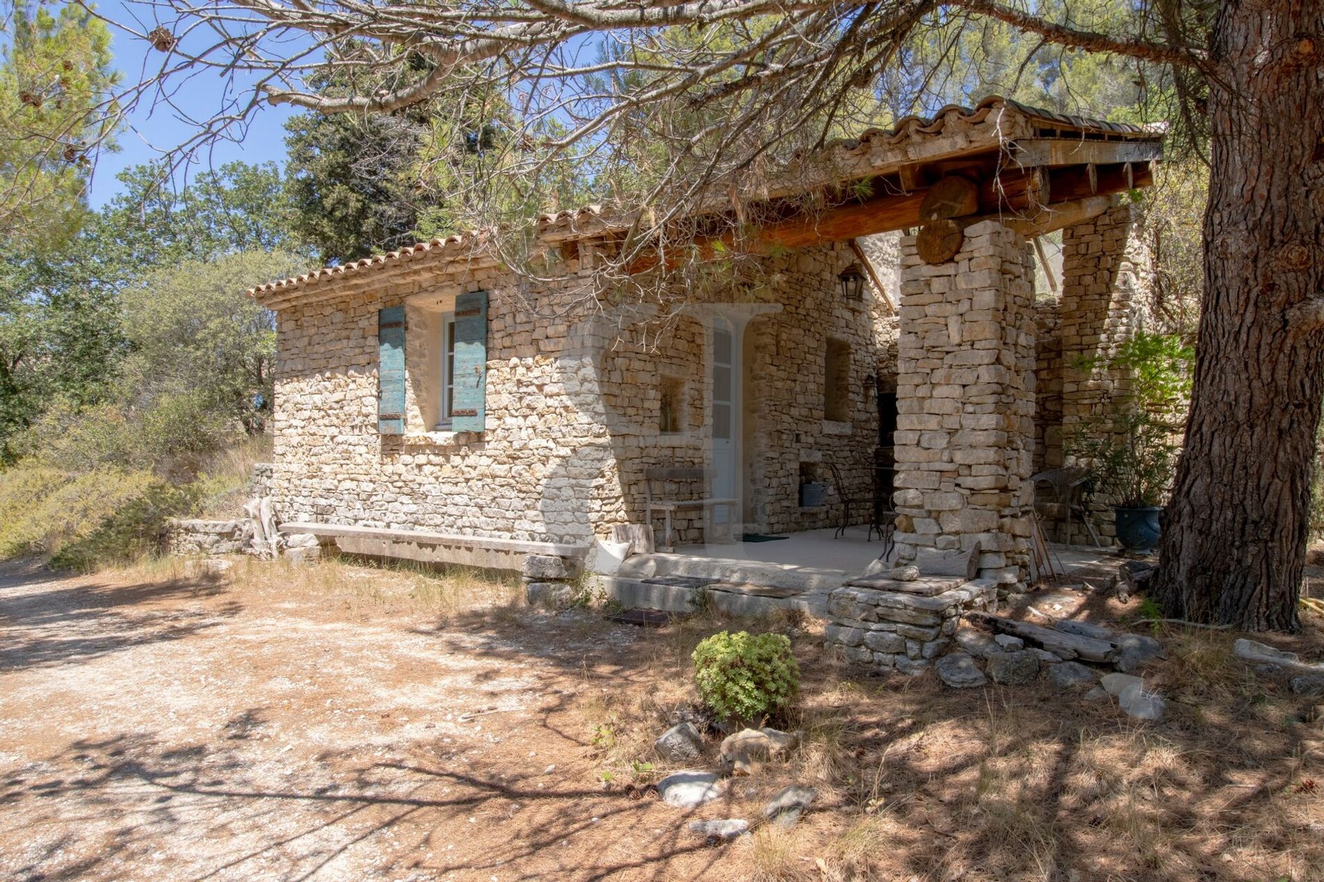 אַחֵר ב L'Isle-sur-la-Sorgue, Provence-Alpes-Côte d'Azur 10890404