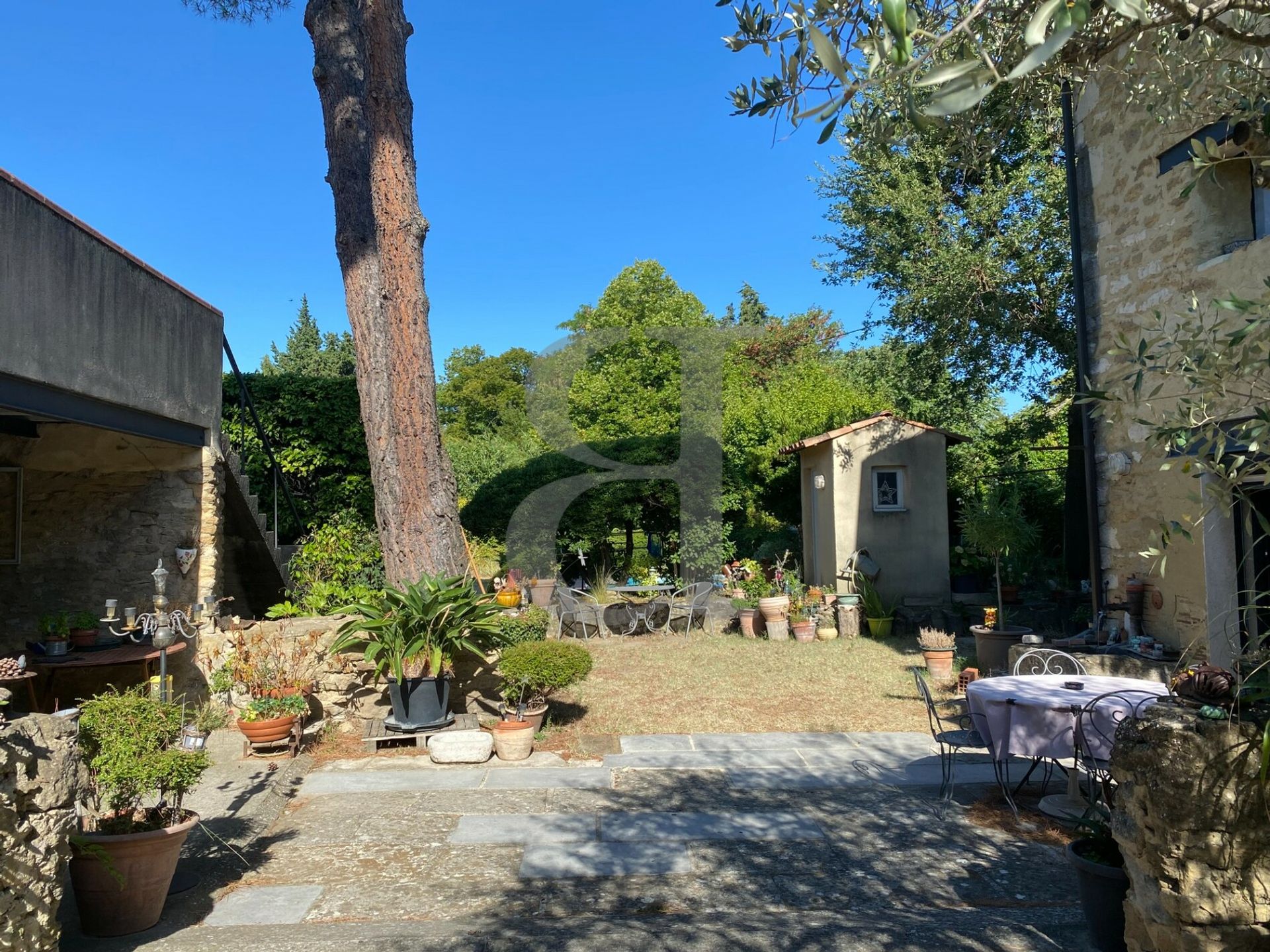 casa no Valréas, Provence-Alpes-Côte d'Azur 10890411