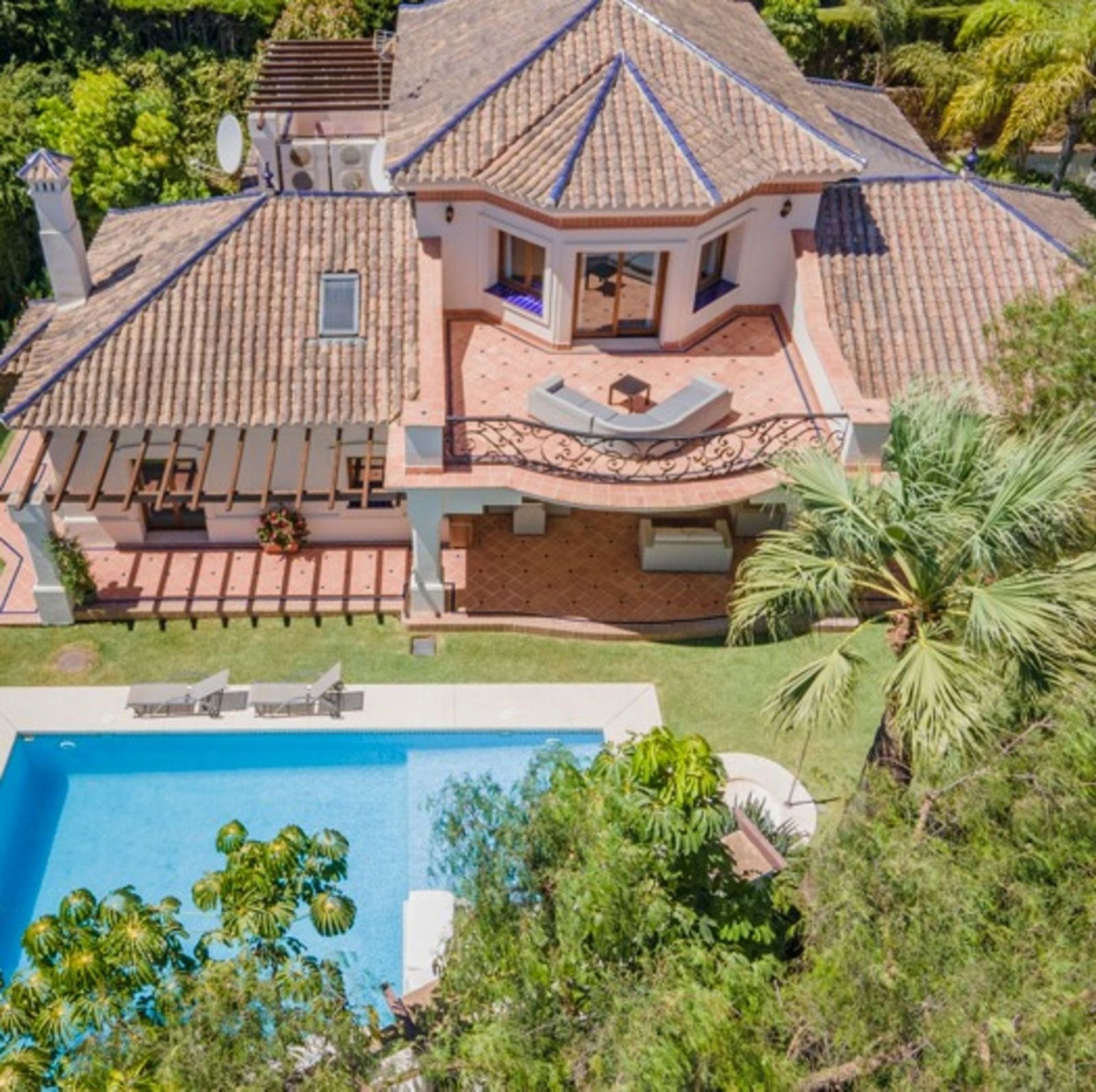 Talo sisään Marbella, Andalucía 10890480