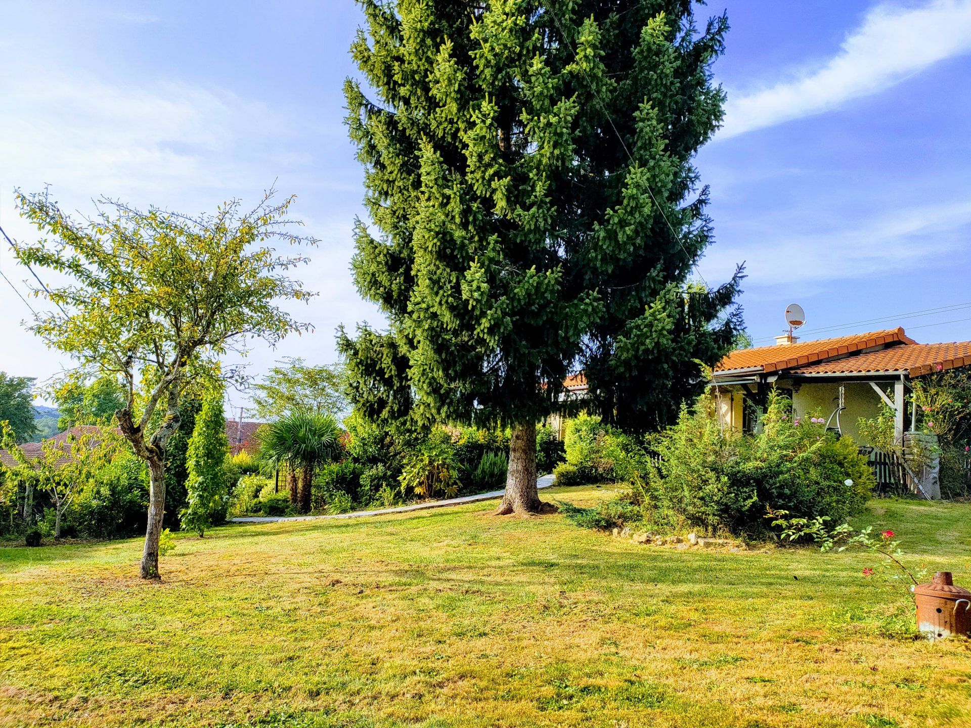 Haus im Confolens, Nouvelle-Aquitaine 10890486