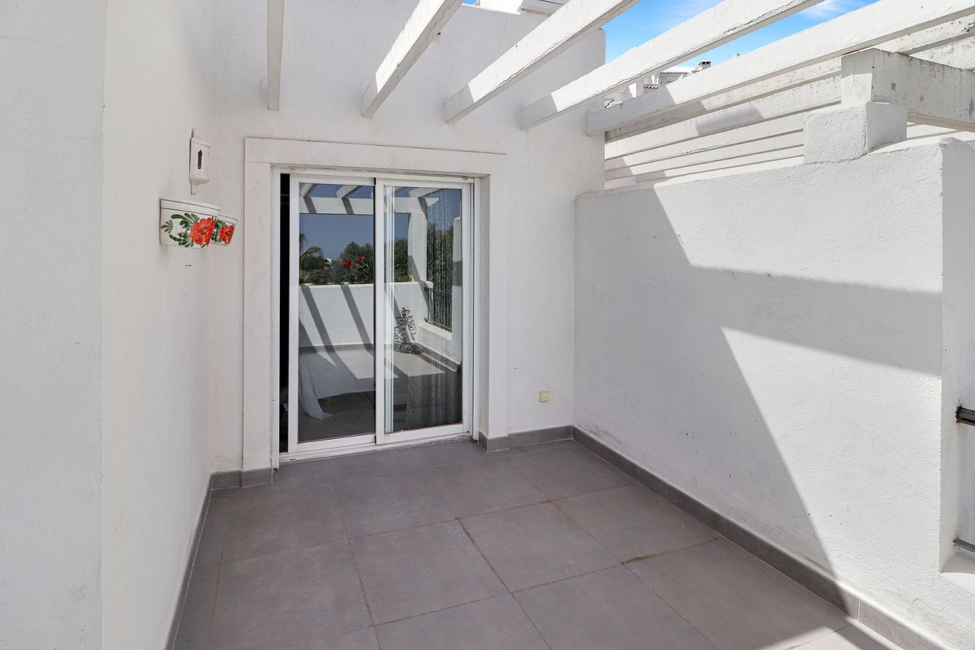 Condominium in Casares, Andalusia 10890510