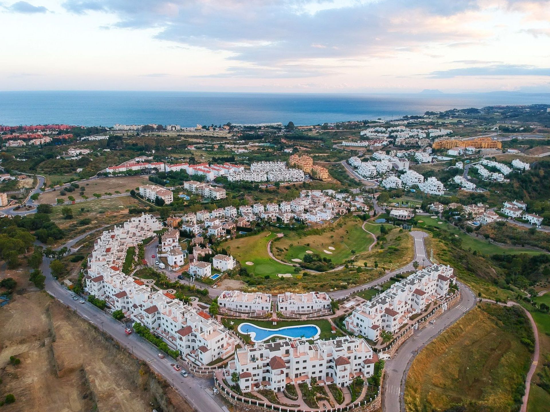 Condominium dans Estepona, Andalucía 10891154