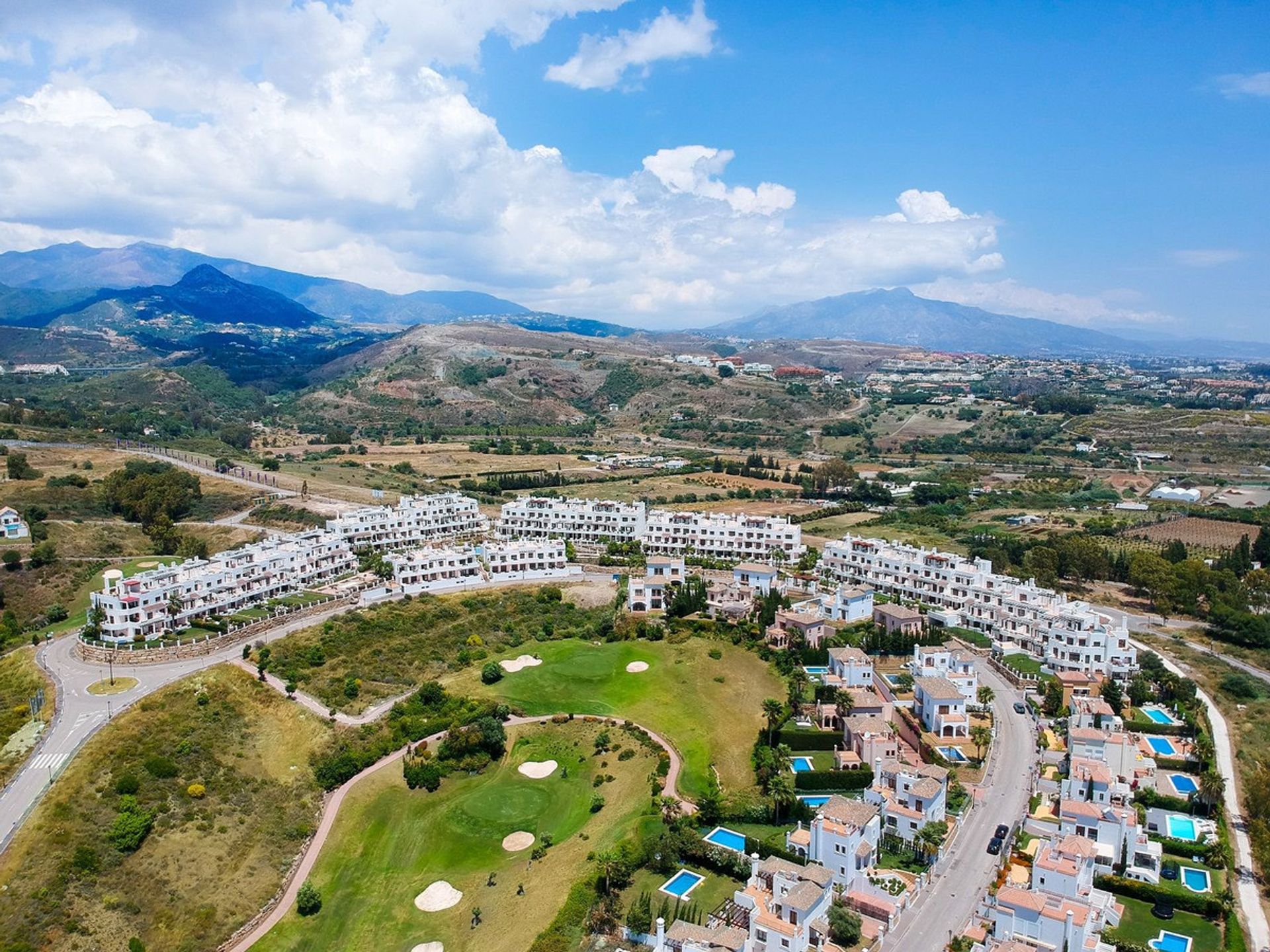 Condominium dans Estepona, Andalucía 10891154