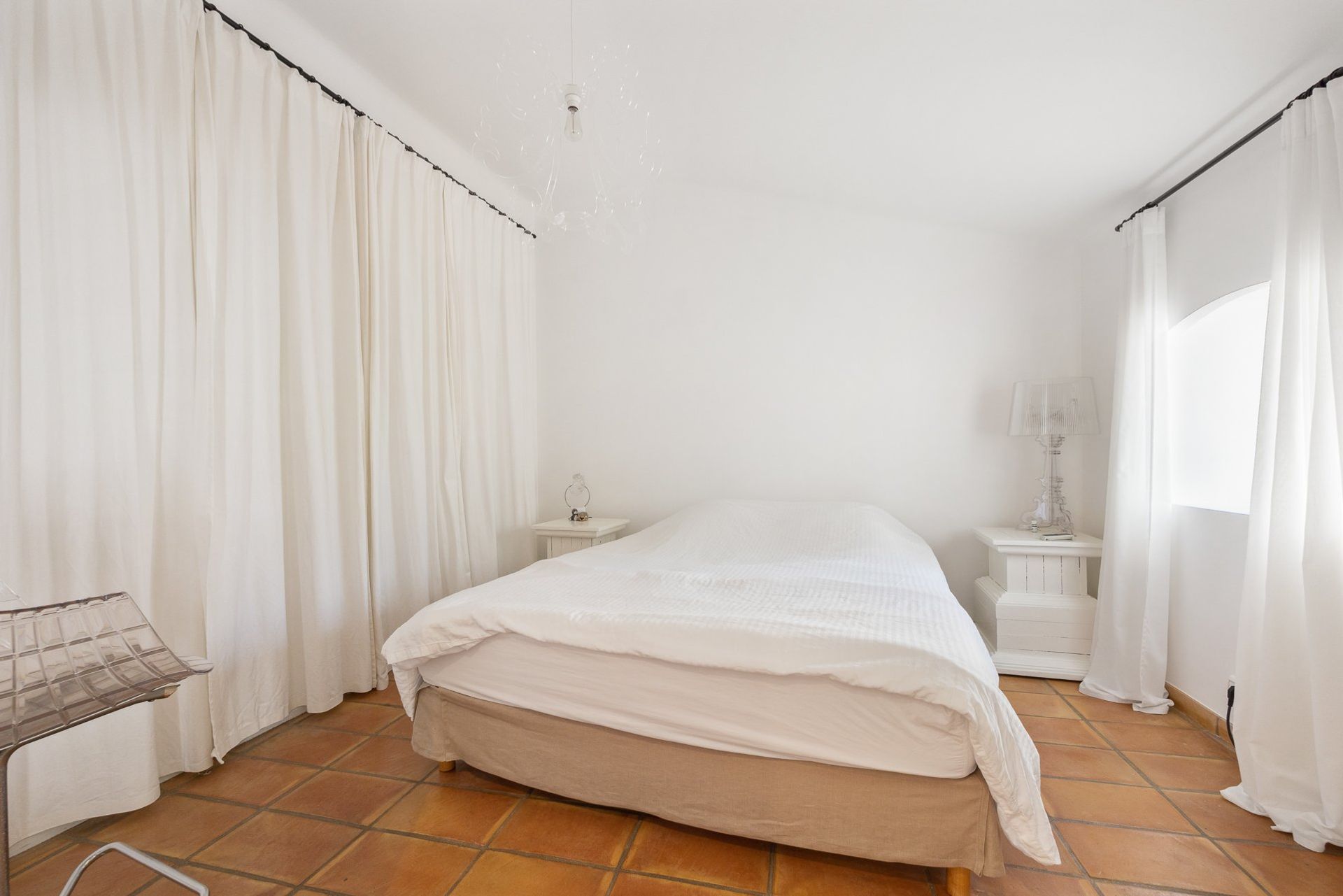 Кондоминиум в Mougins, Provence-Alpes-Côte d'Azur 10891352