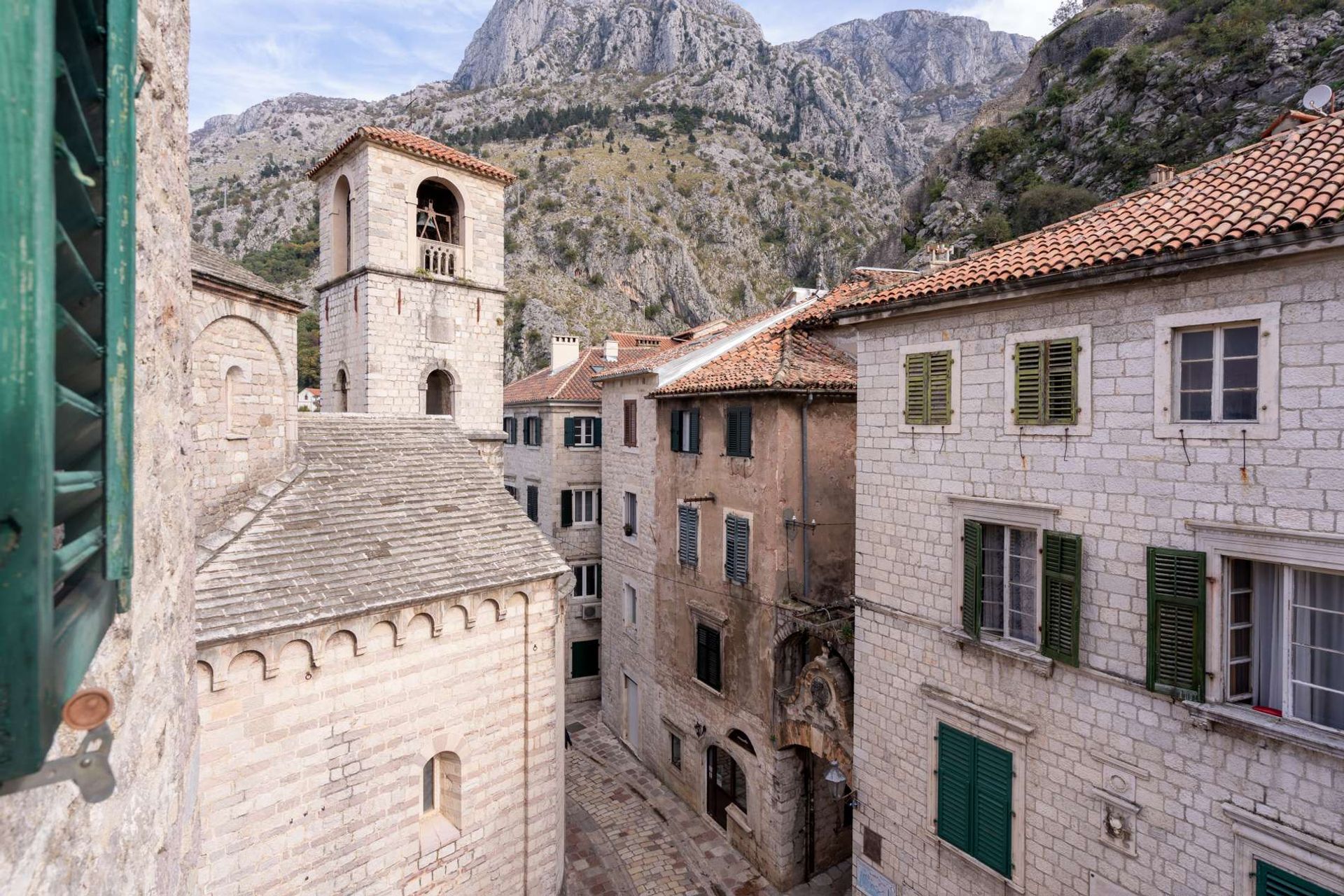 Condominium in Kotor, Kotor Municipality 10891975