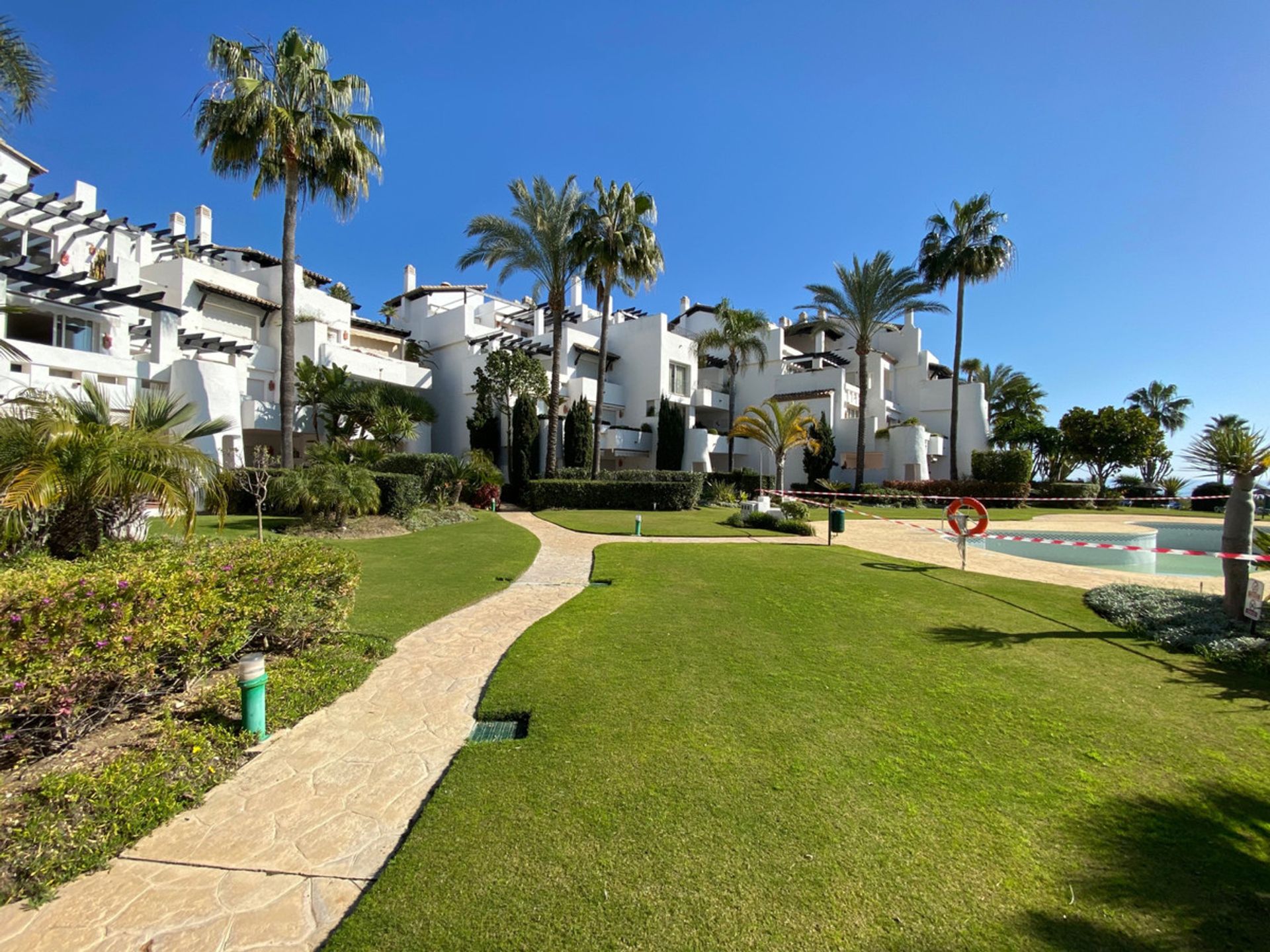 Condominium dans Benahavís, Andalousie 10892821