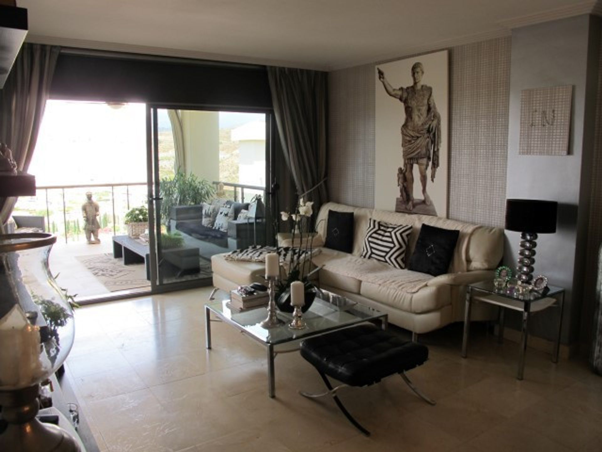 Condominium in Benahavís, Andalucía 10892838