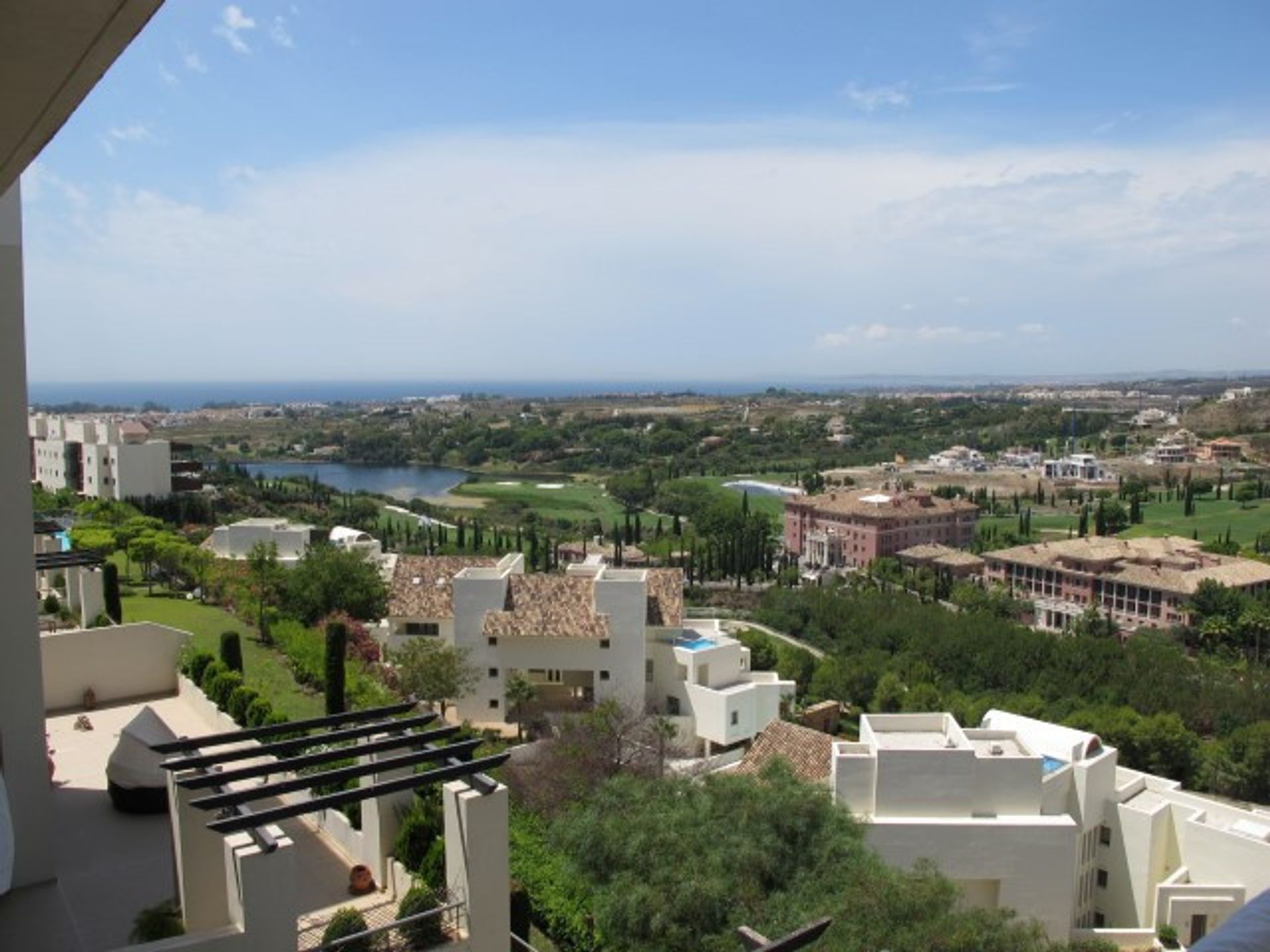 Condominium in Benahavís, Andalucía 10892838