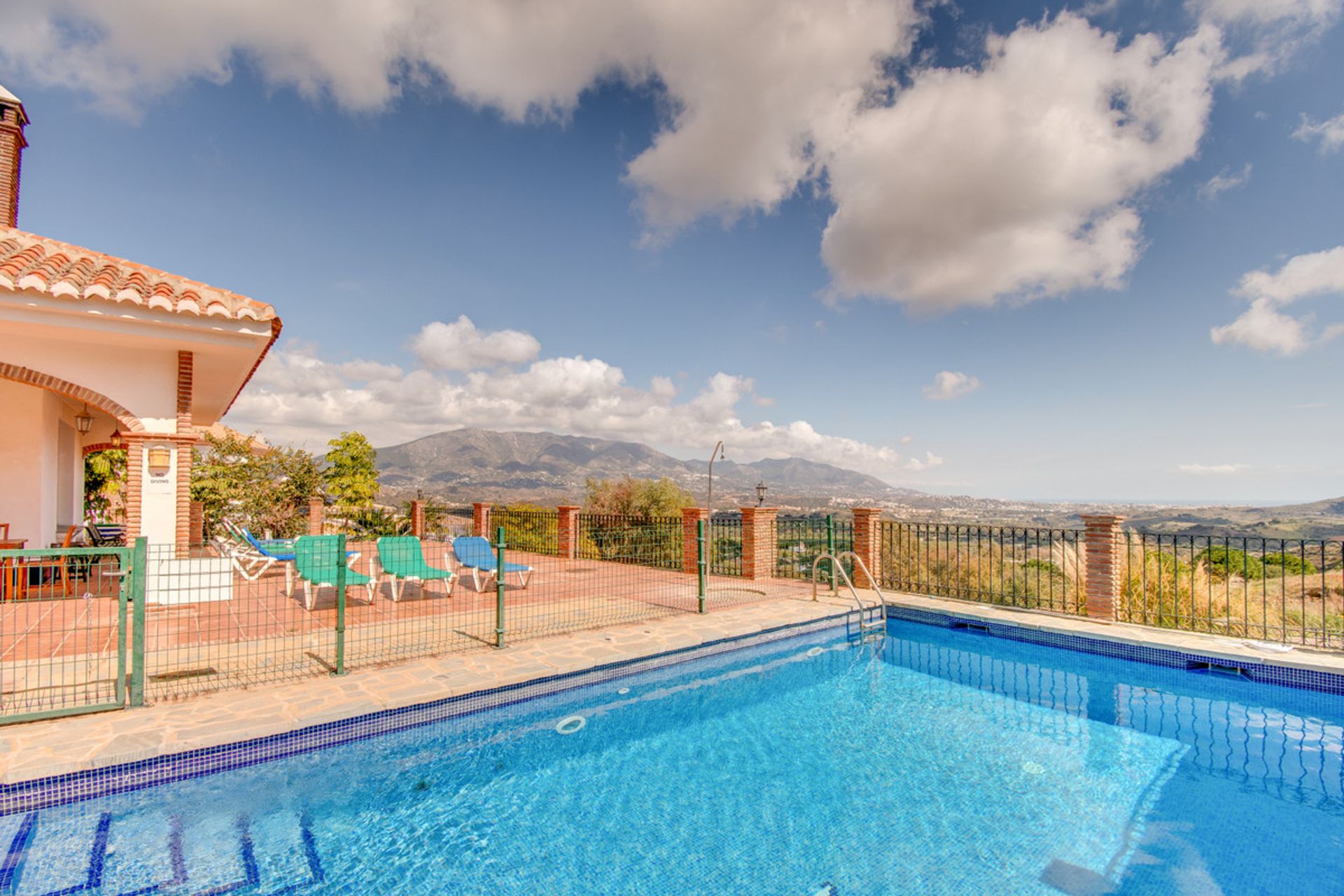 Будинок в La Cala de Mijas, Andalucía 10894048