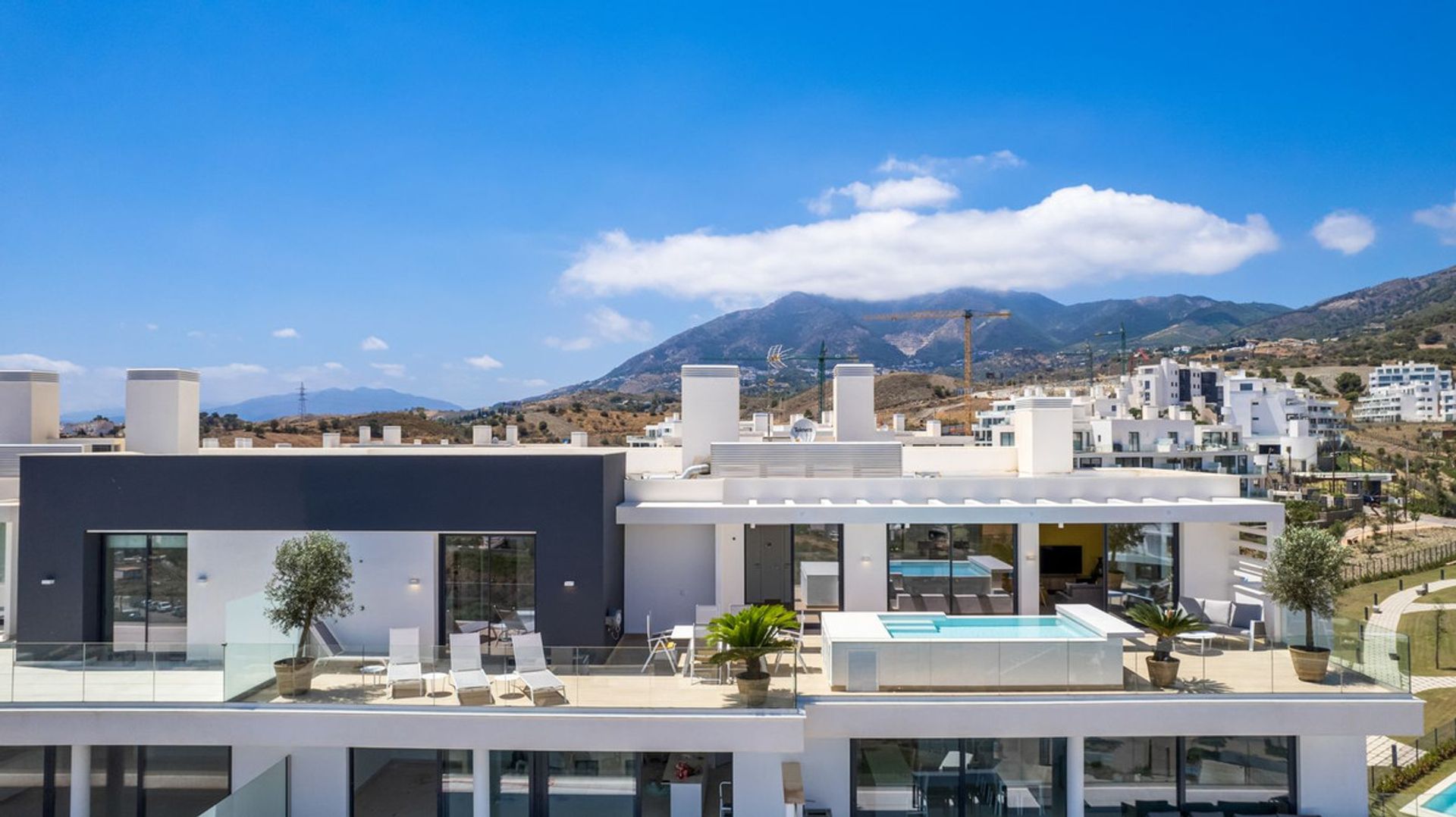 Condominium dans Fuengirola, Andalusia 10894091