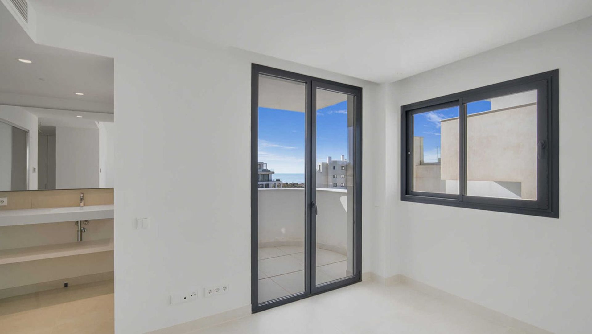 Condominio nel Fuengirola, Andalusia 10894096