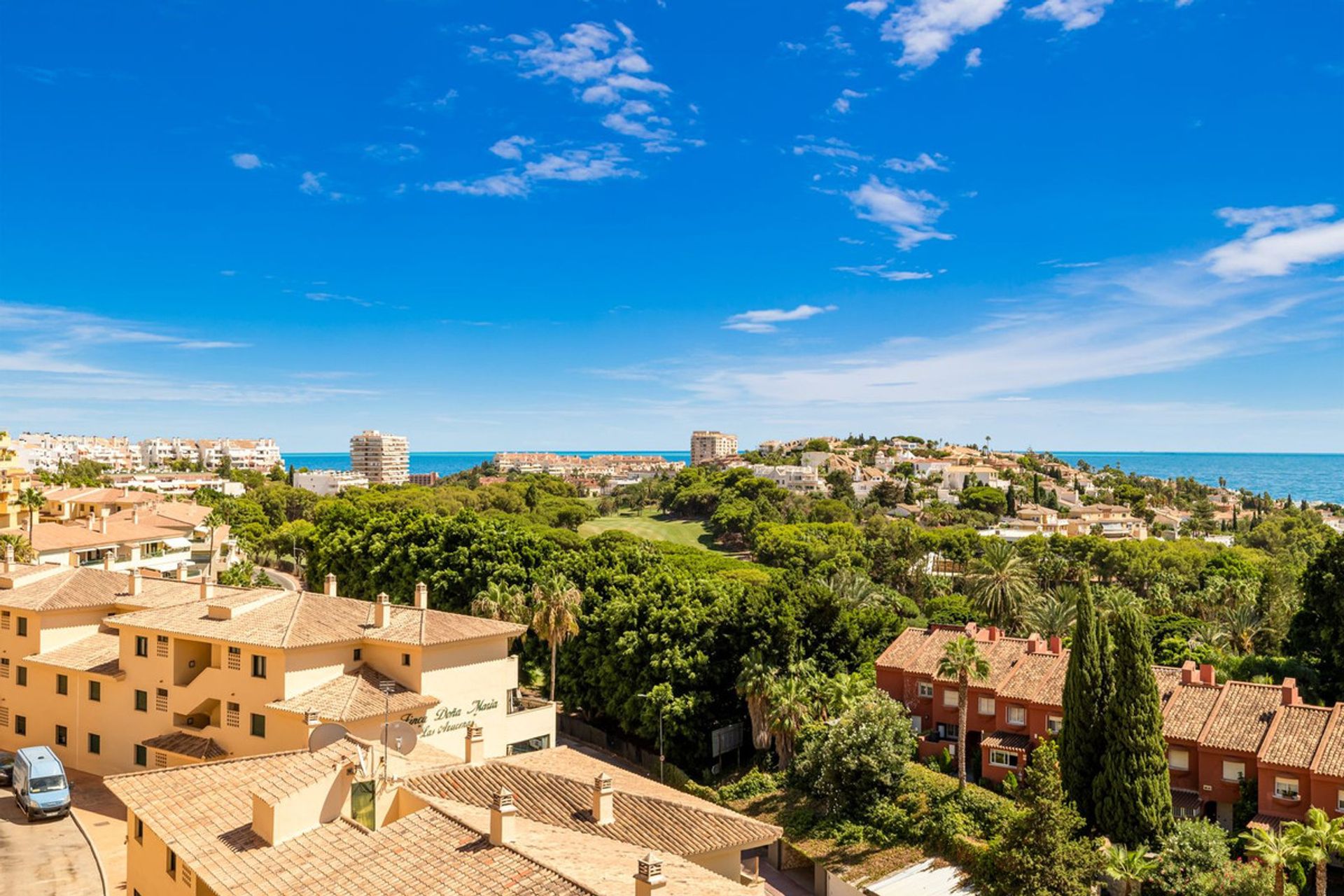 Condominium in Benalmádena, Andalucía 10894697