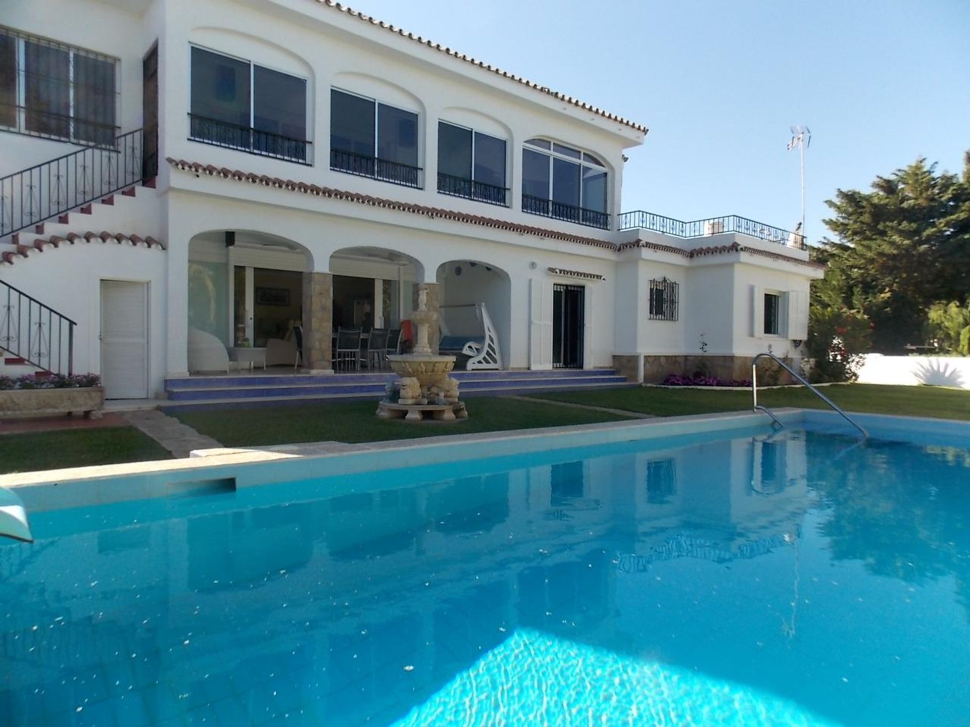 House in Arroyo de la Miel, Andalusia 10894754